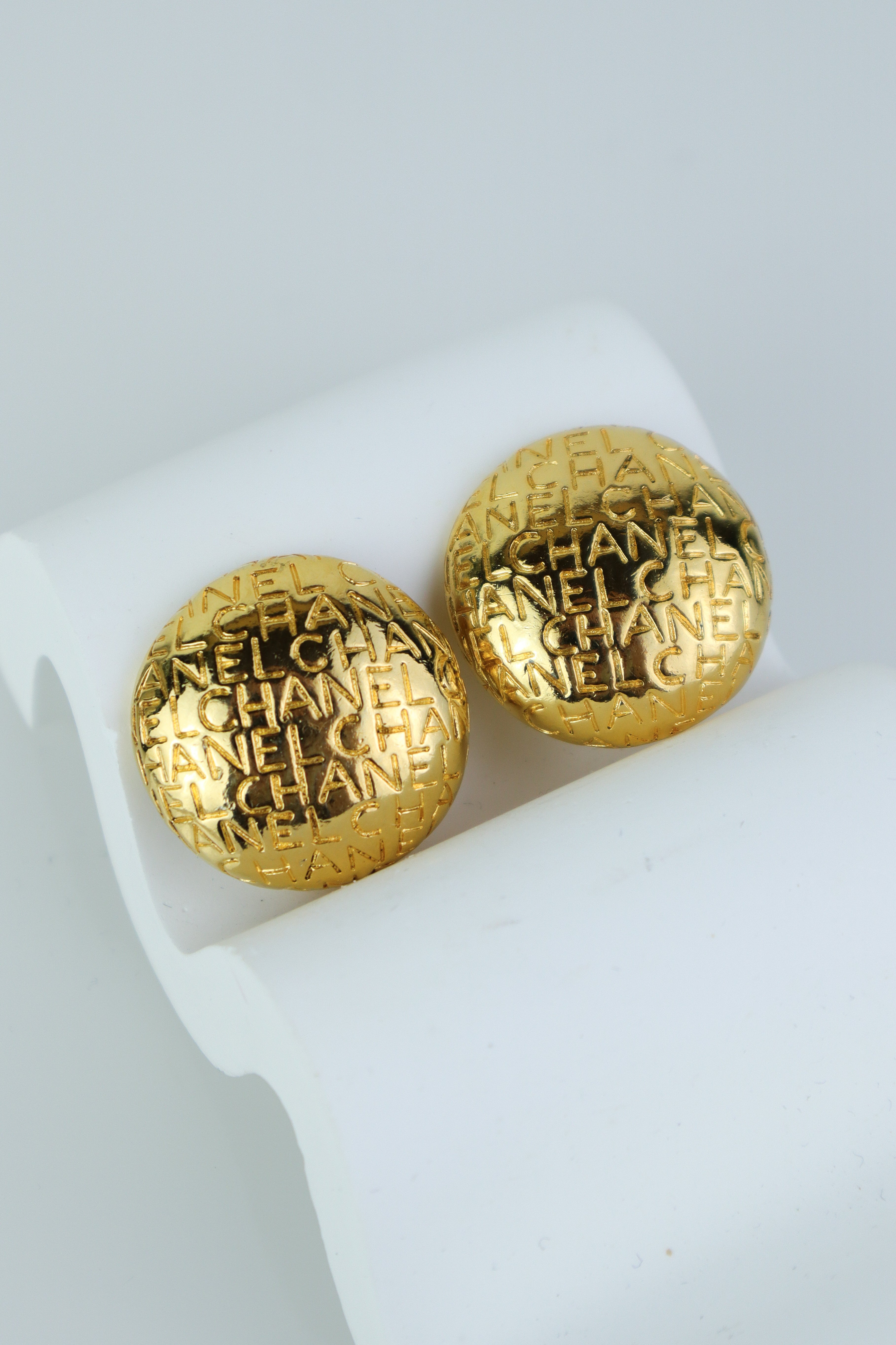 Chanel - klipsy vintage logo allover