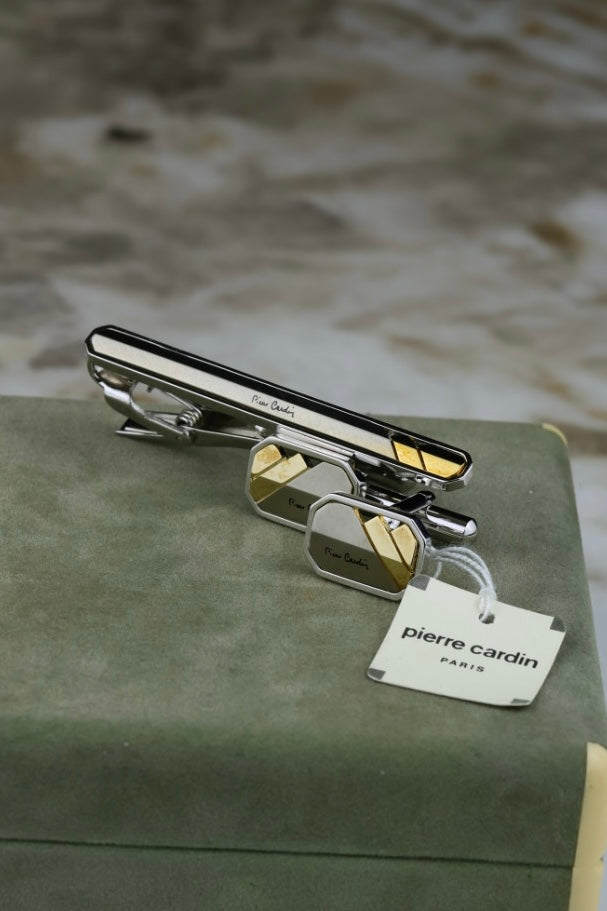 Pierre Cardin – zestaw spinek do mankietów i krawata stalowo-złoty z logo i metką (S41)