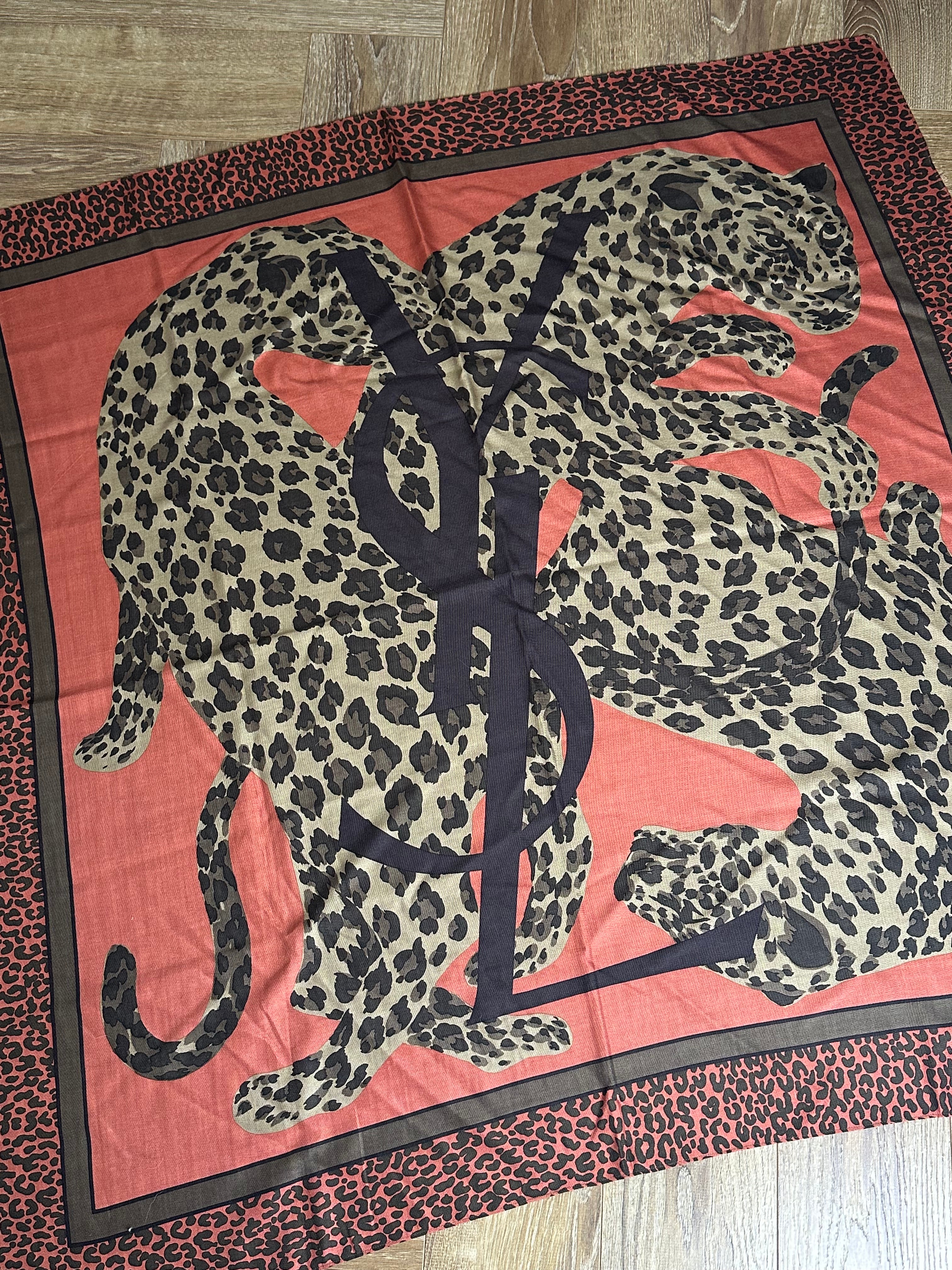 Yves Saint Laurent - duży bawełniany szal "Wild Leopard"