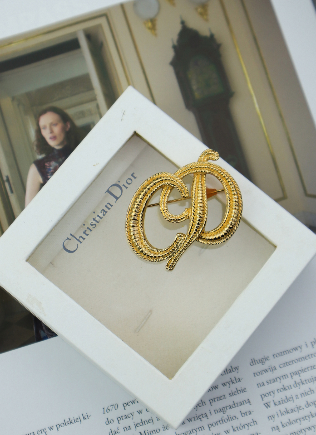 Christian Dior vintage broszka spleciony monogram CD