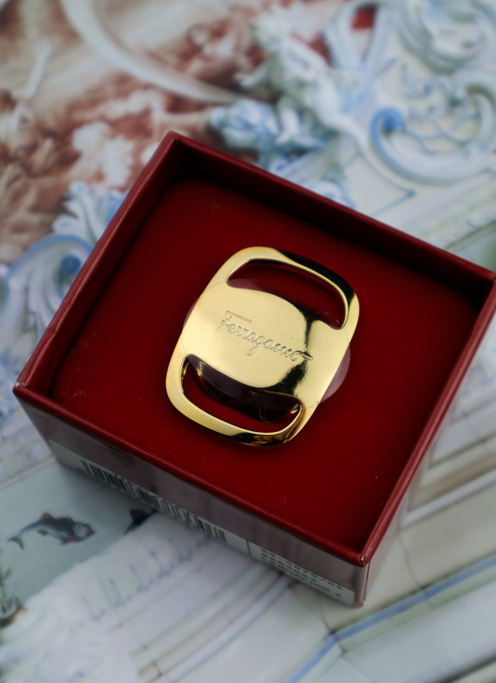 Salvatore Ferragamo - ring do apaszki (new old stock)