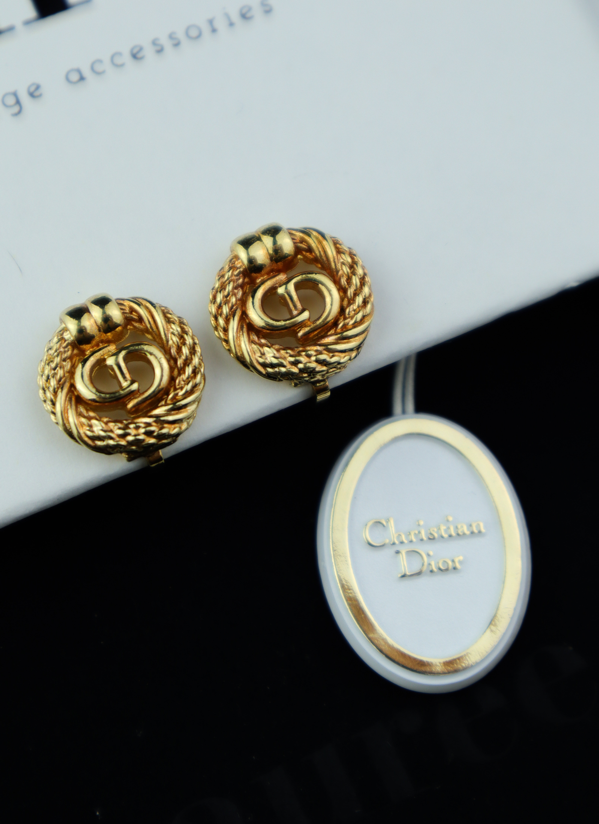 Christian Dior pozłacane klipsy  z motywem CD