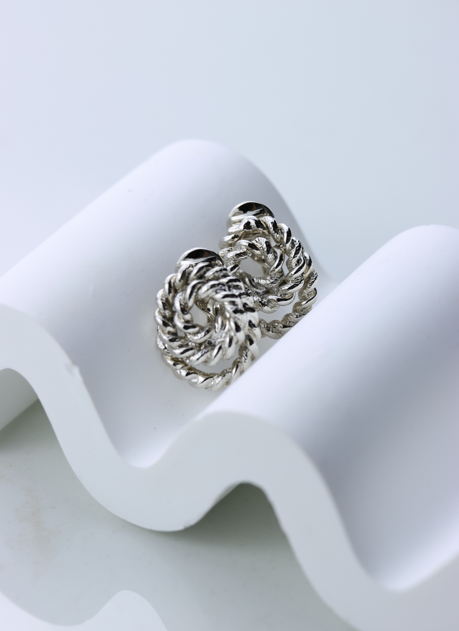 Monet – klipsy „Srebrna Plecionka”