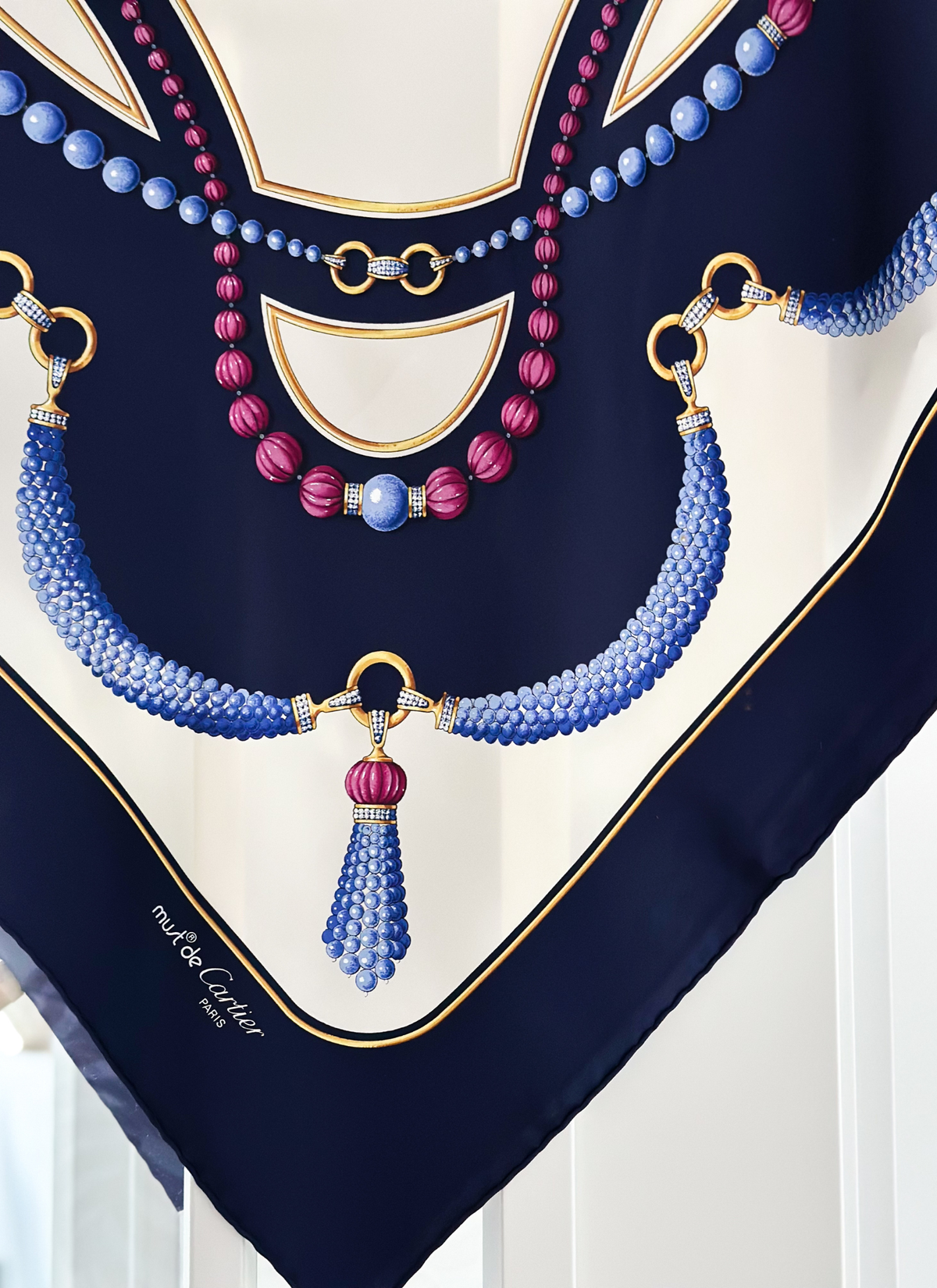 Cartier - jedwabna apaszka must de Cartier z motywem jubilerskim