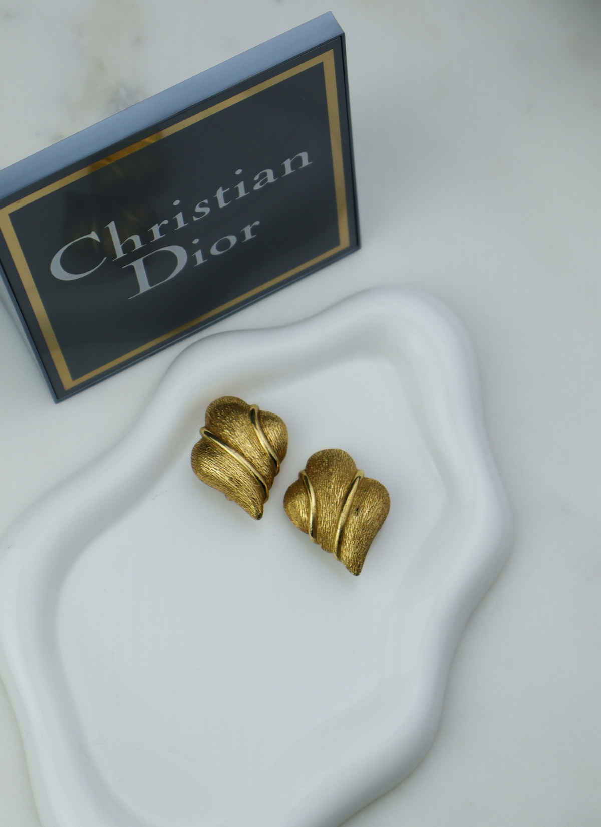 Christian Dior vintage duże klipsy o rzeźbiarskiej formie