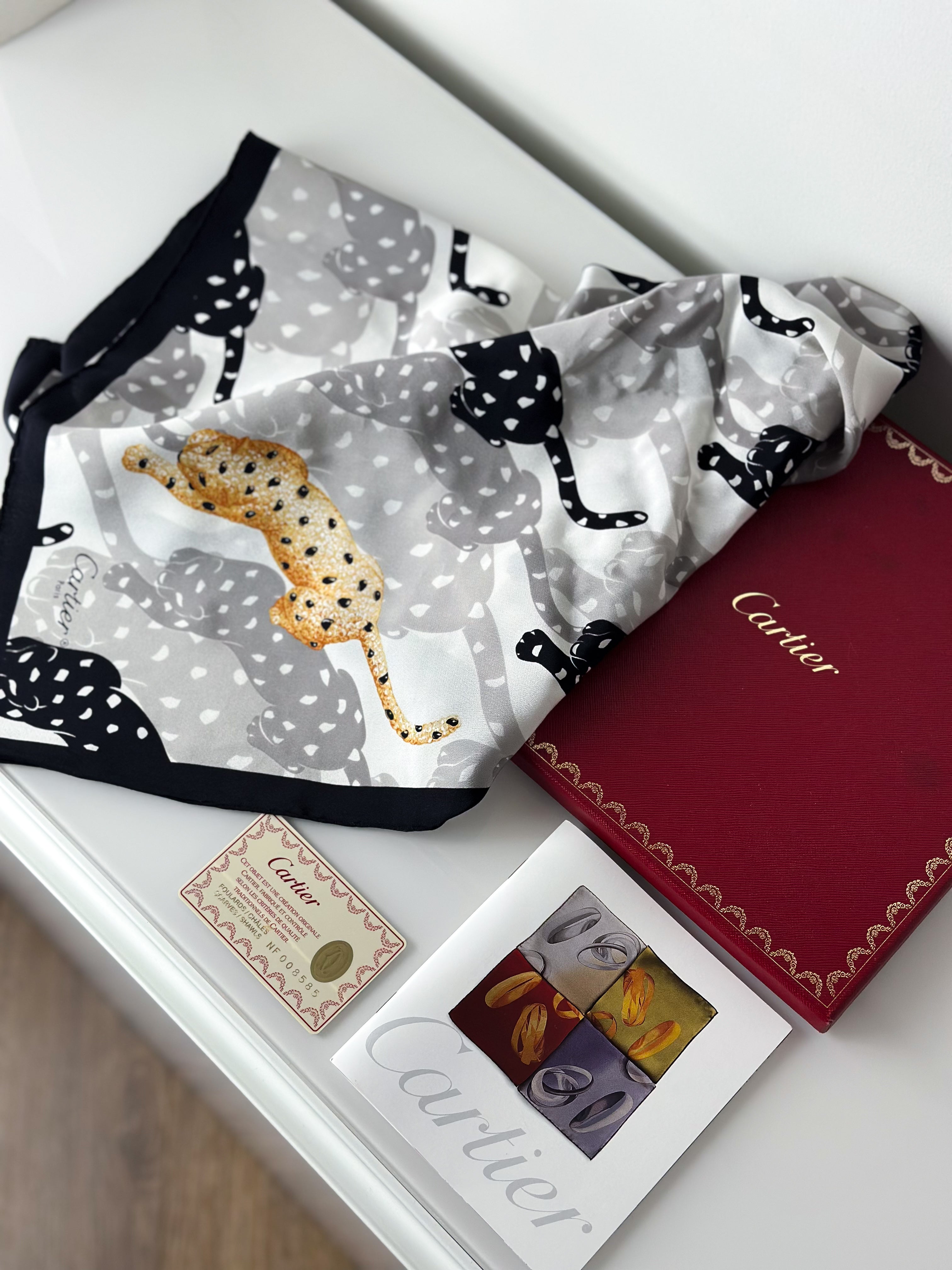 Cartier - jedwabna apaszka Panthère