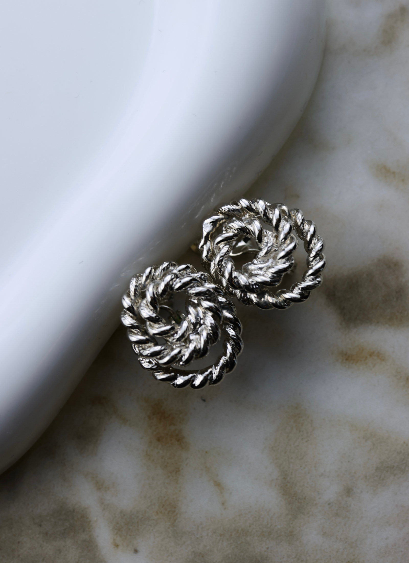 Monet – klipsy „Srebrna Plecionka”