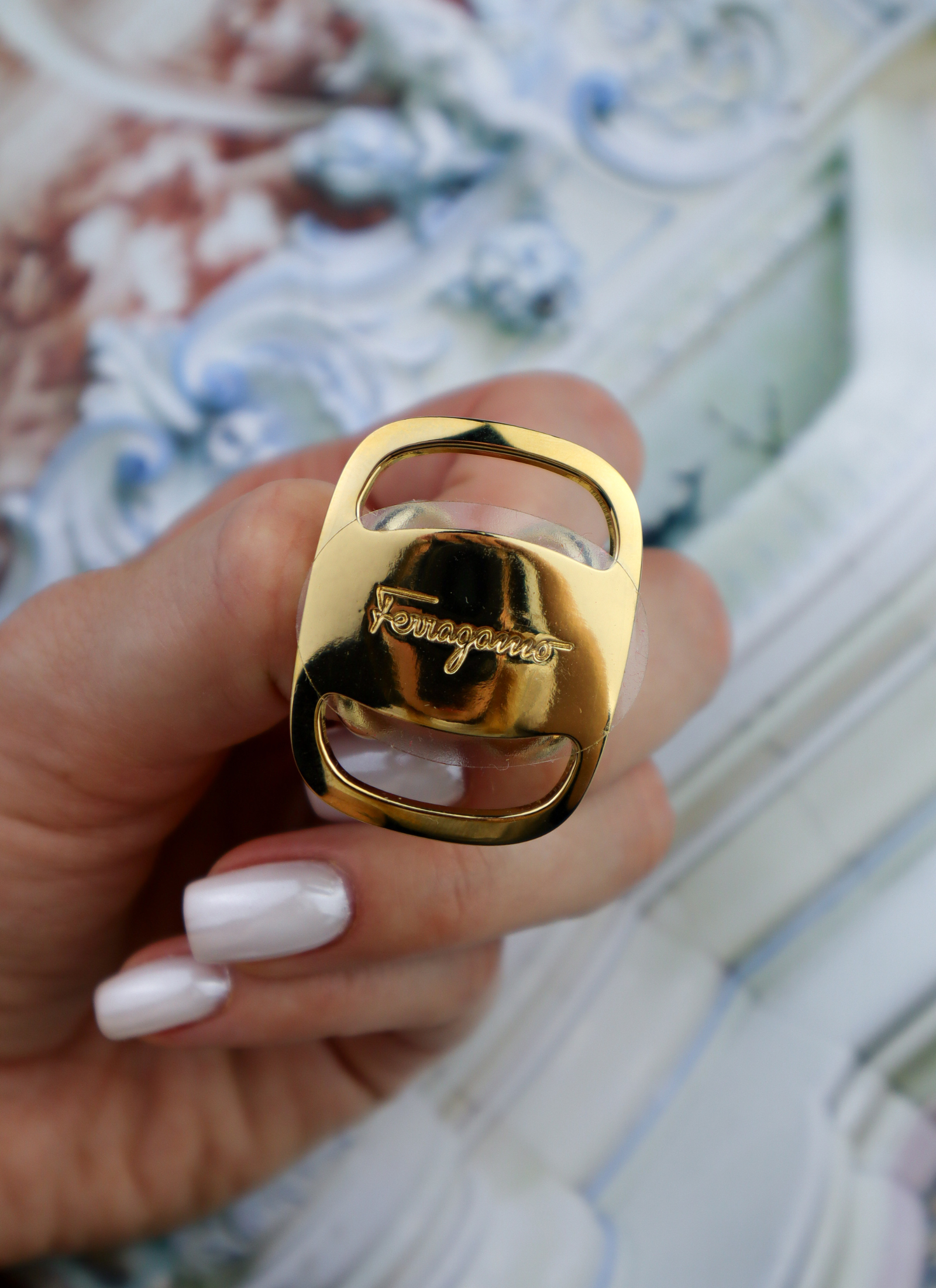 Salvatore Ferragamo - ring do apaszki (new old stock)