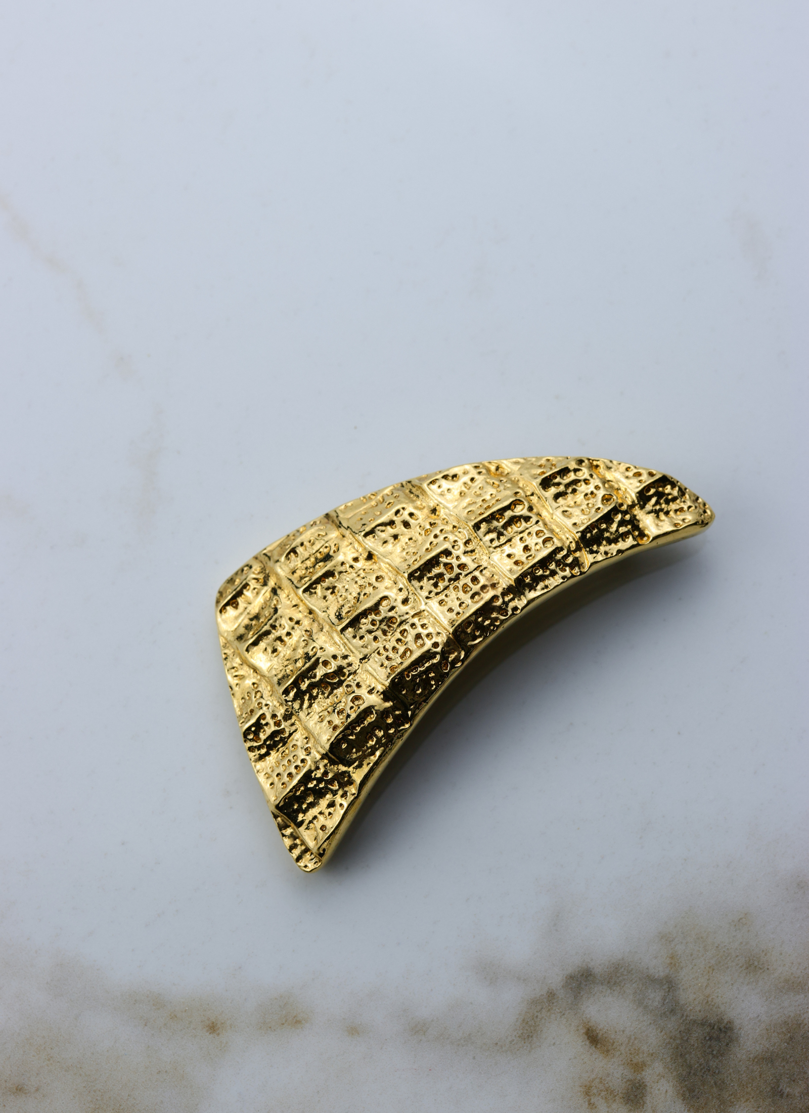 Yves Saint Laurent – rzeźbiarska broszka vintage