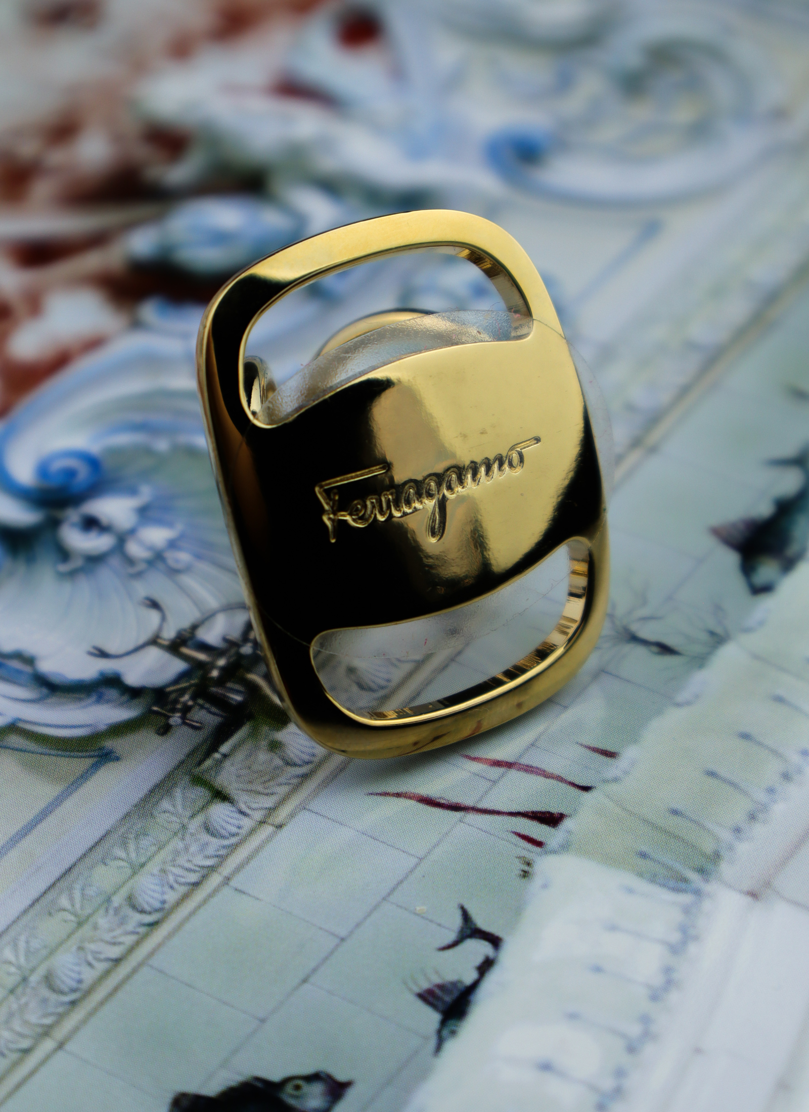Salvatore Ferragamo - ring do apaszki (new old stock)