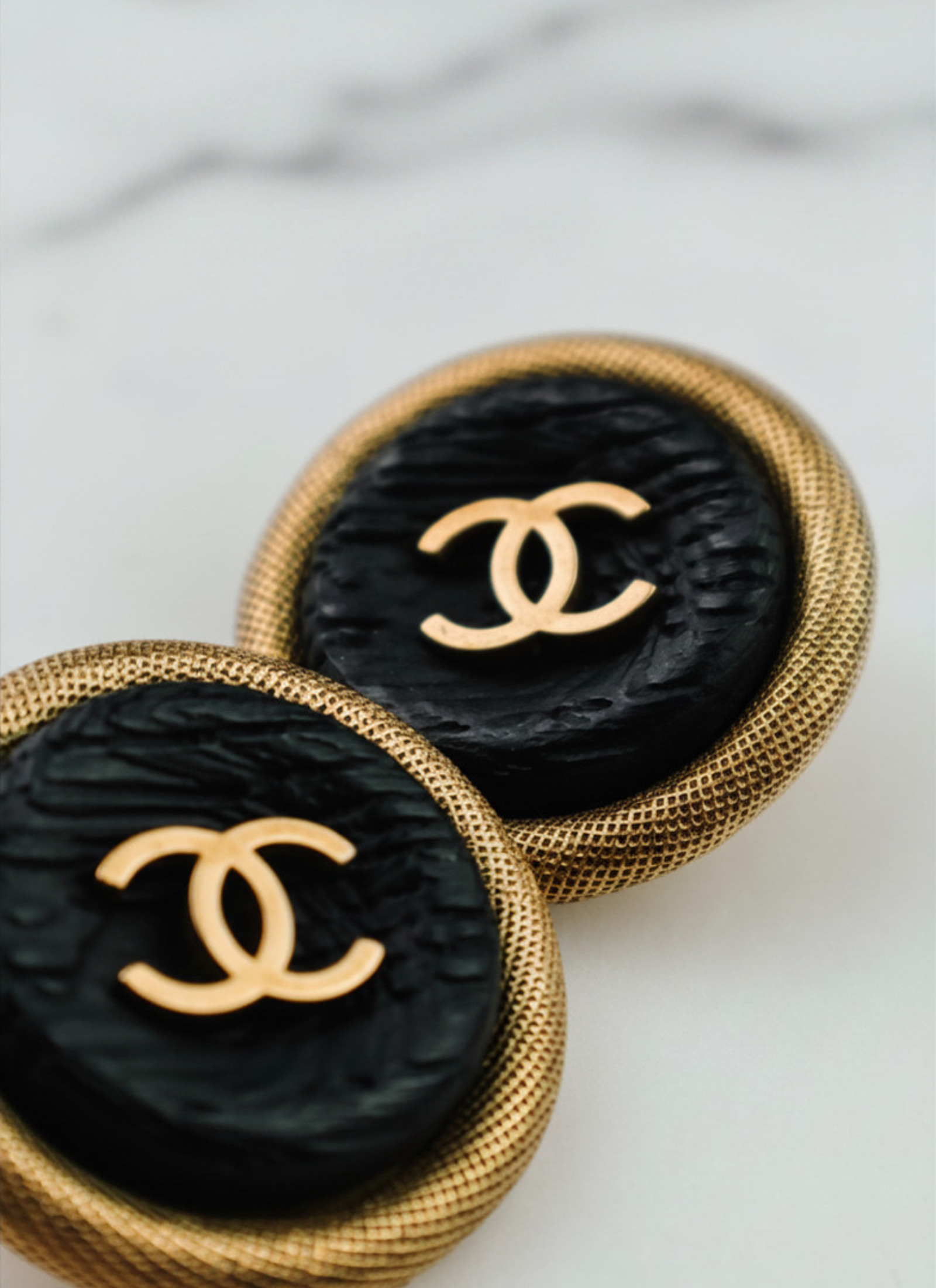 Chanel - vintage klipsy czarno złote jesień 1994 r.