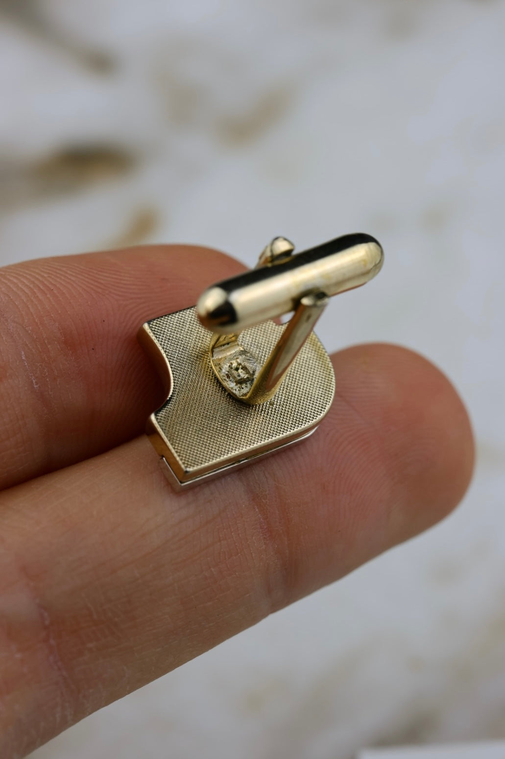 Pierre Cardin – stalowo-pozłacane spinki dwuczęściowe z napisem (SP023)