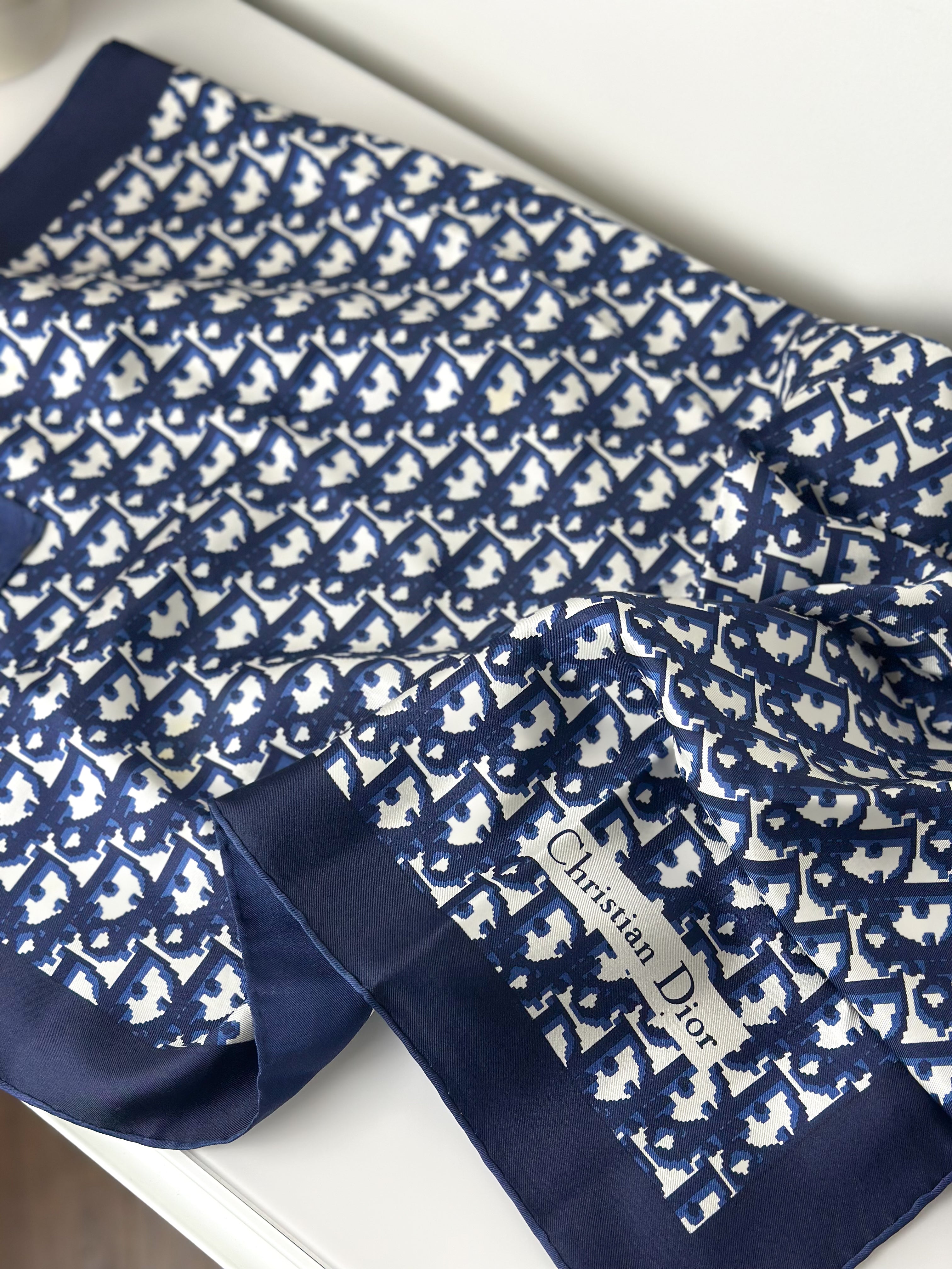 Christian Dior - jedwabna apaszka vintage w monogram