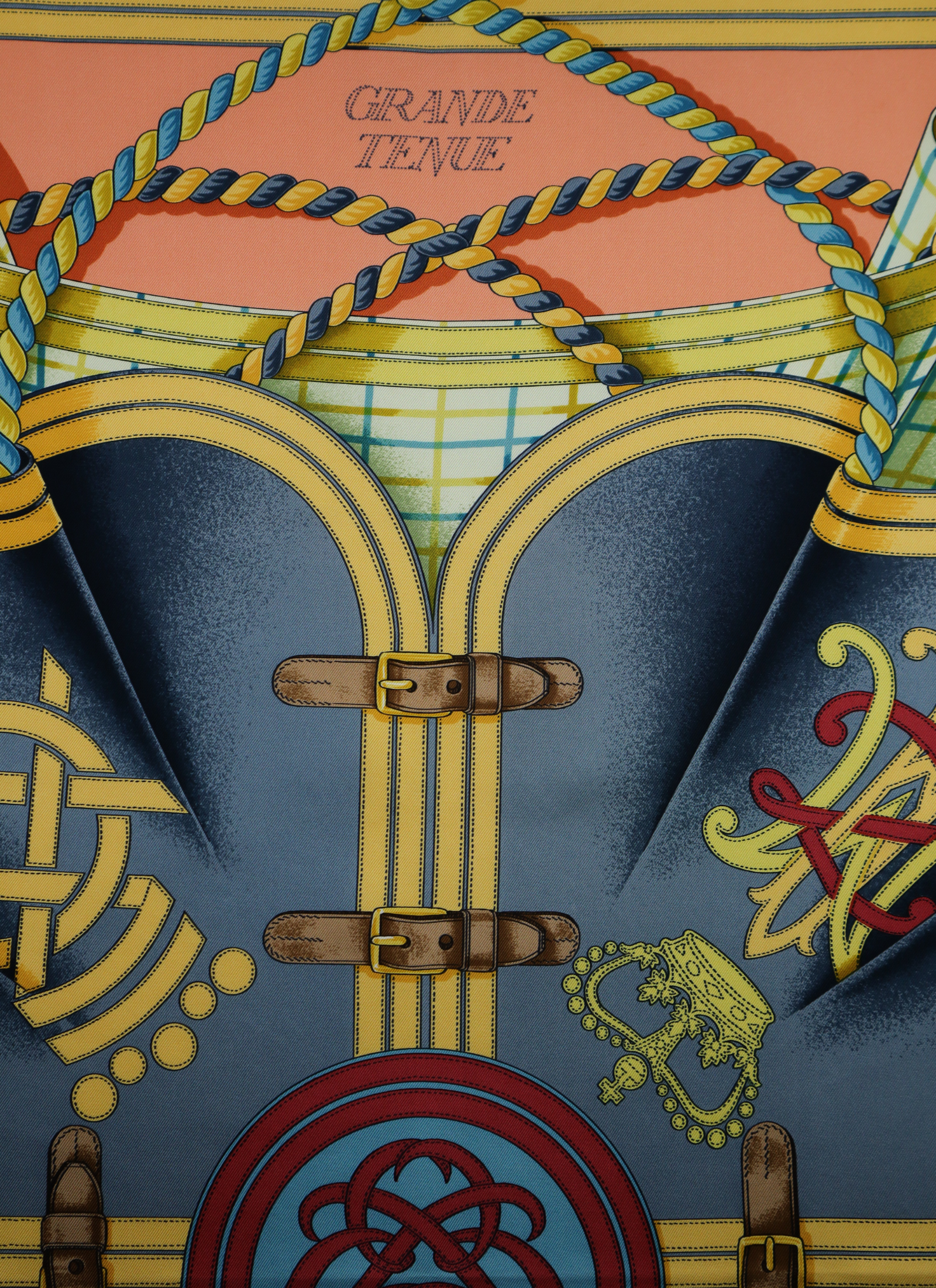 Hermès - jedwabna apaszka "Grande Tenue"