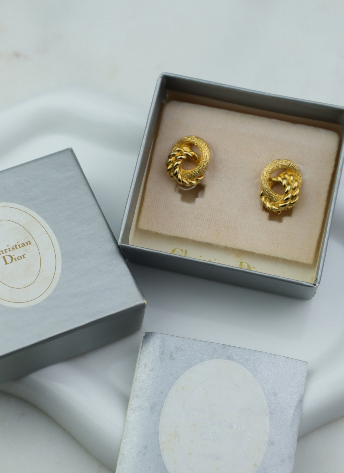 Christian Dior klipsy vintage z motywem węzła z pudełkiem
