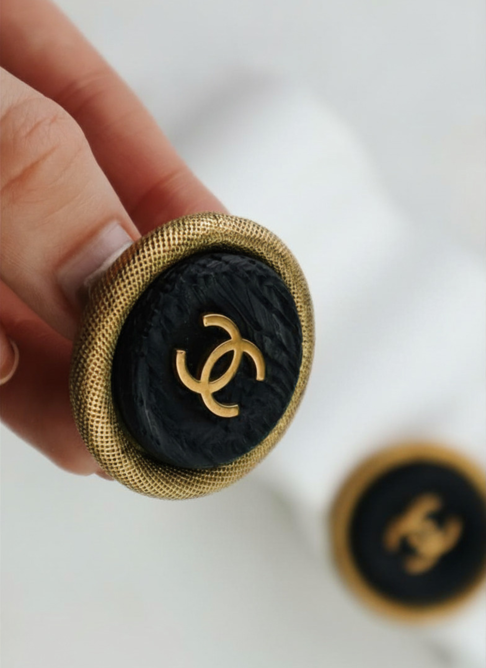 Chanel - vintage klipsy czarno złote jesień 1994 r.