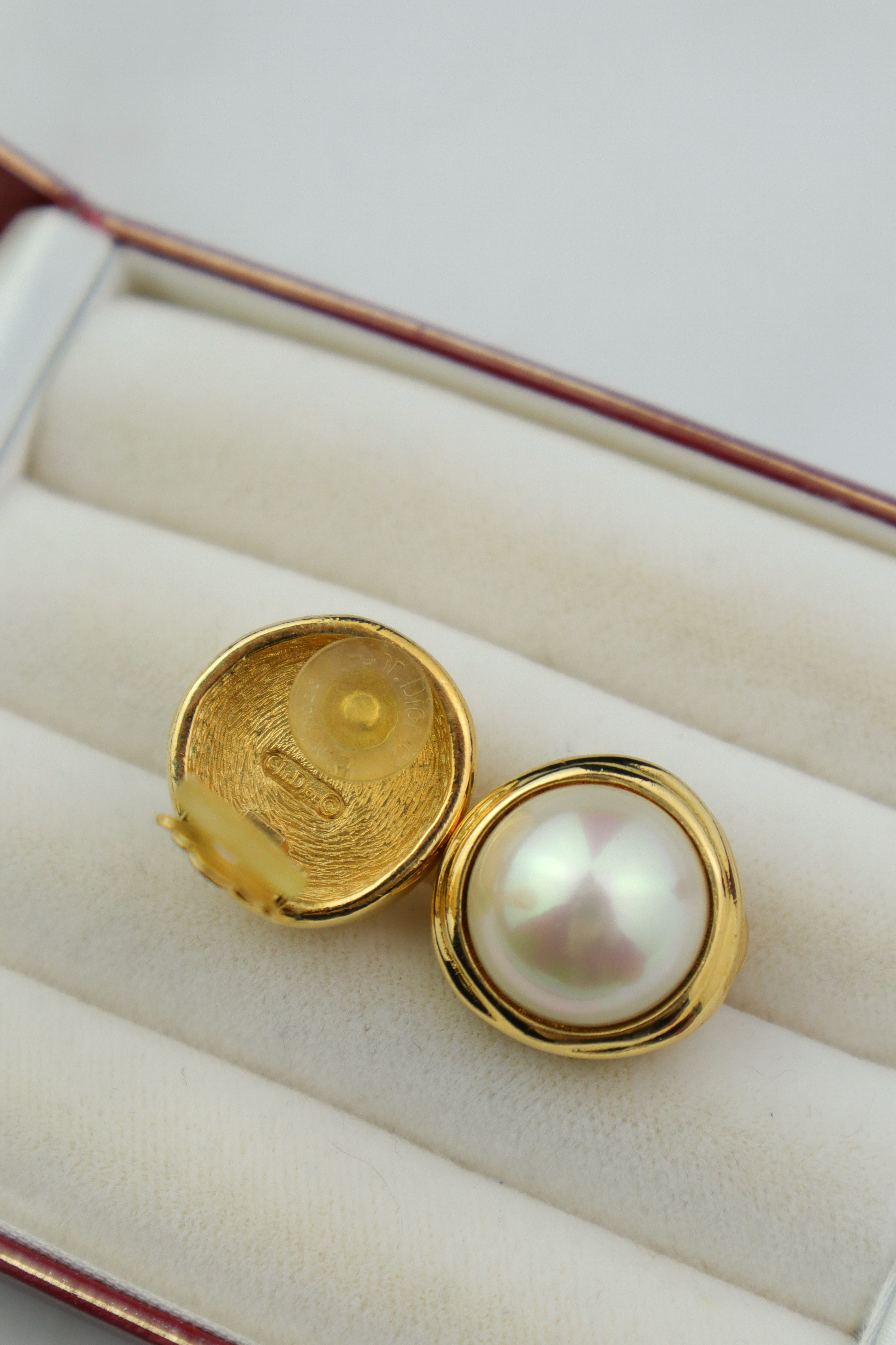 Christian Dior - pozłacane klipsy vintage z perłą mabe
