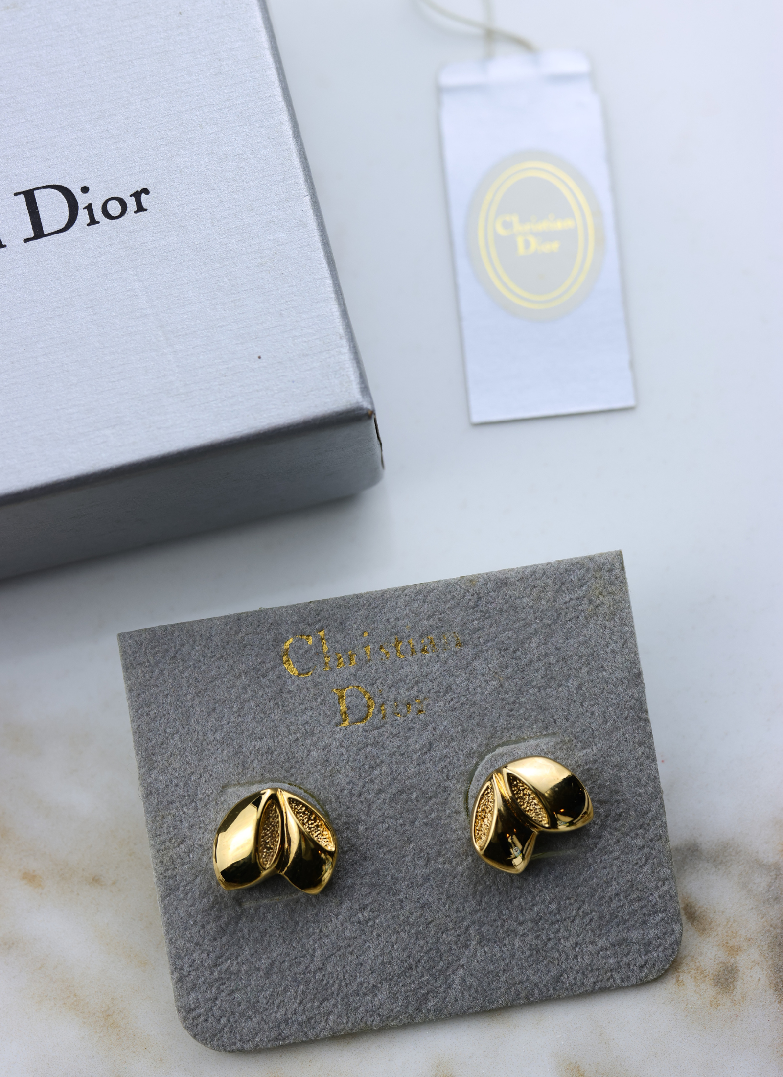 Christian Dior - pozłacane kolczyki (sztyfty)