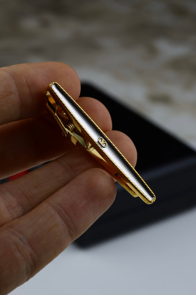 Valentino Garavani – zestaw spinki do mankietów i spinka do krawata, srebrno-złoty kolor (S26)