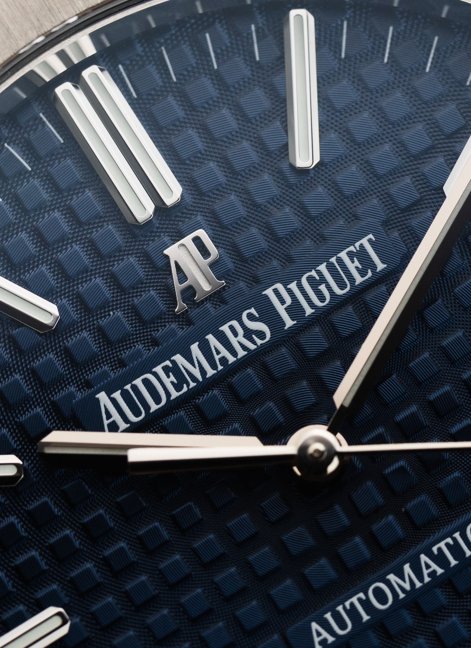 2015 Audemars Piguet Royal Oak 15400ST Box & Extract
