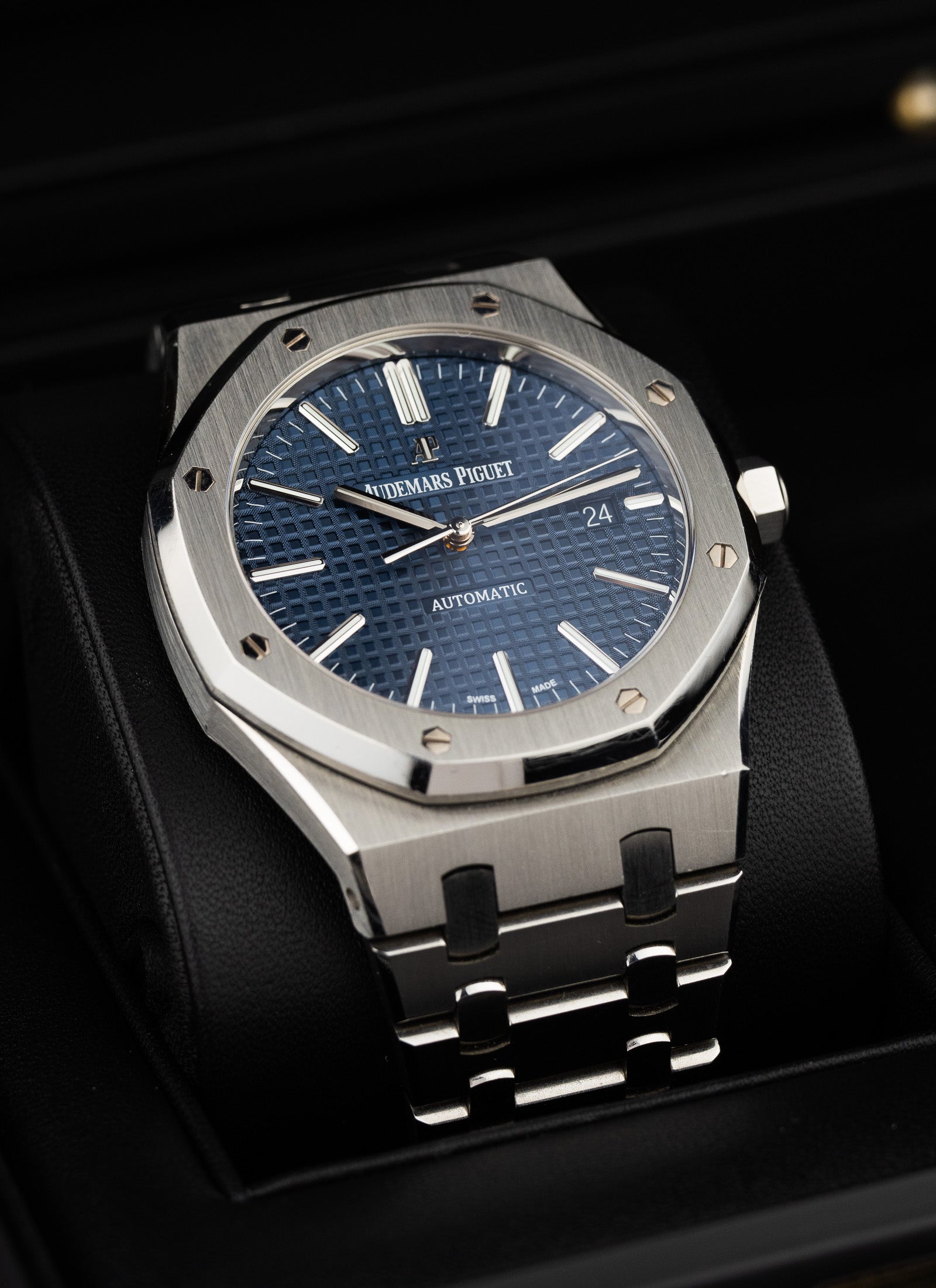 2015 Audemars Piguet Royal Oak 15400ST Box & Extract