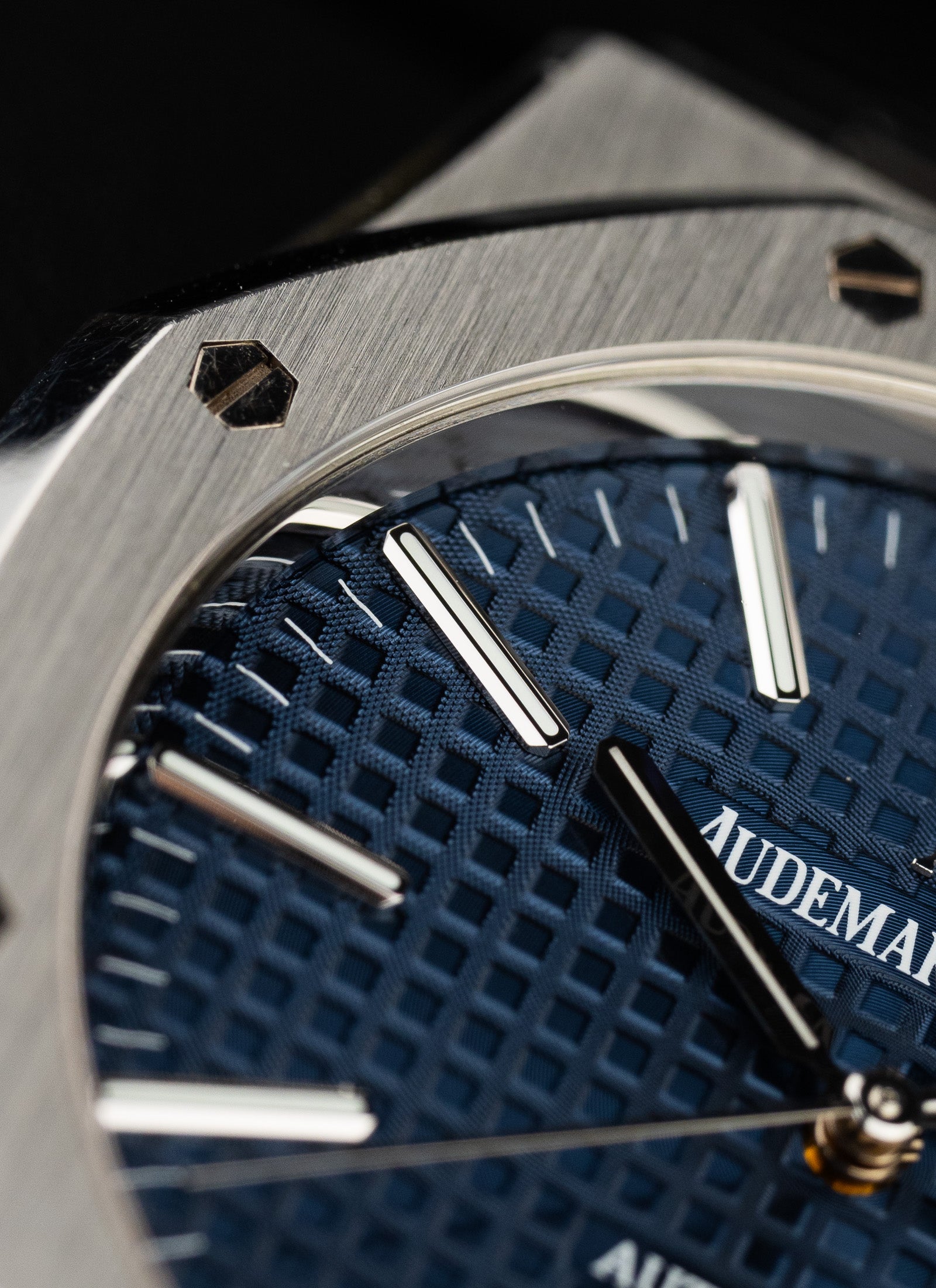 2015 Audemars Piguet Royal Oak 15400ST Box & Extract