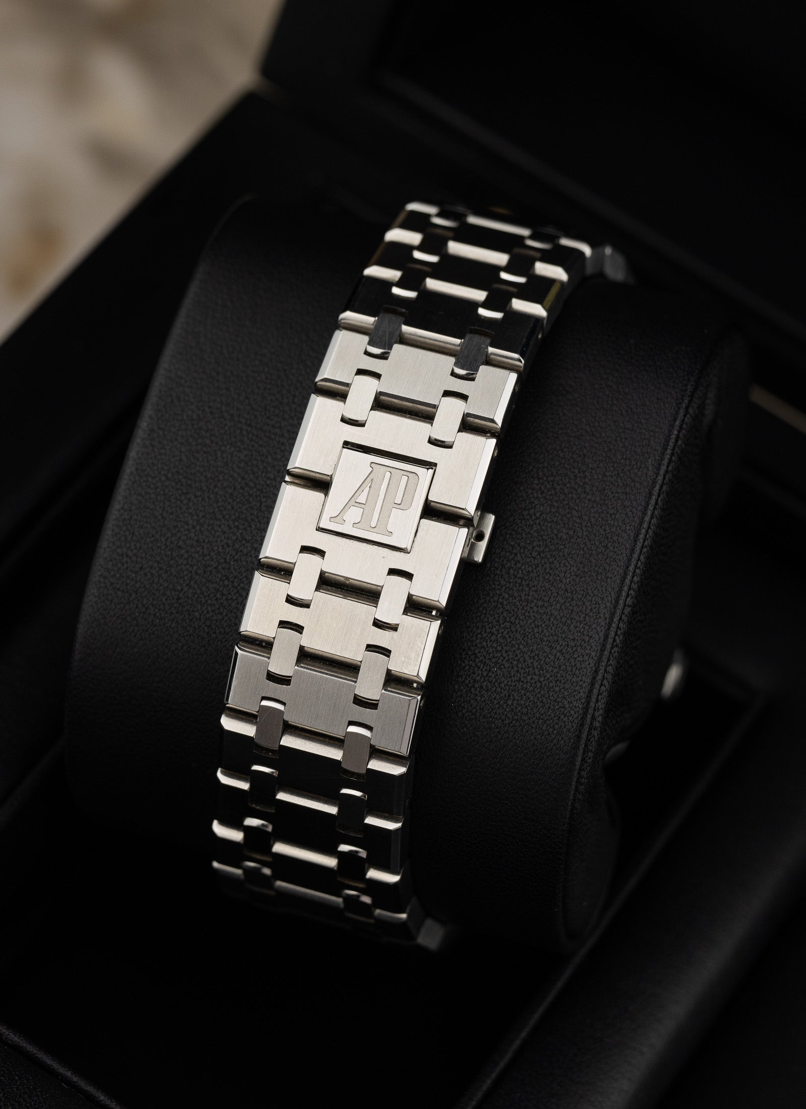 2015 Audemars Piguet Royal Oak 15400ST Box & Extract