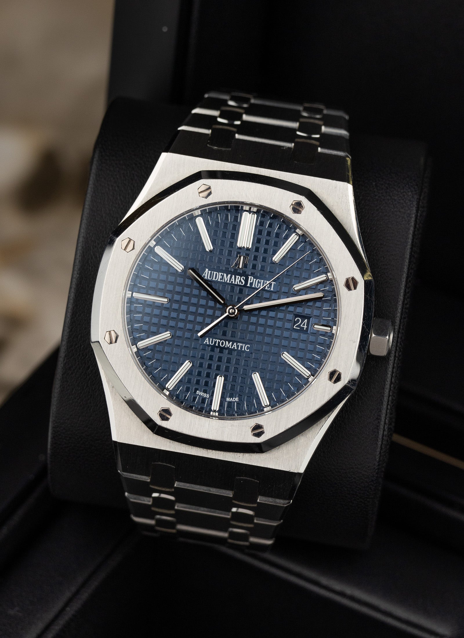 2015 Audemars Piguet Royal Oak 15400ST Box & Extract