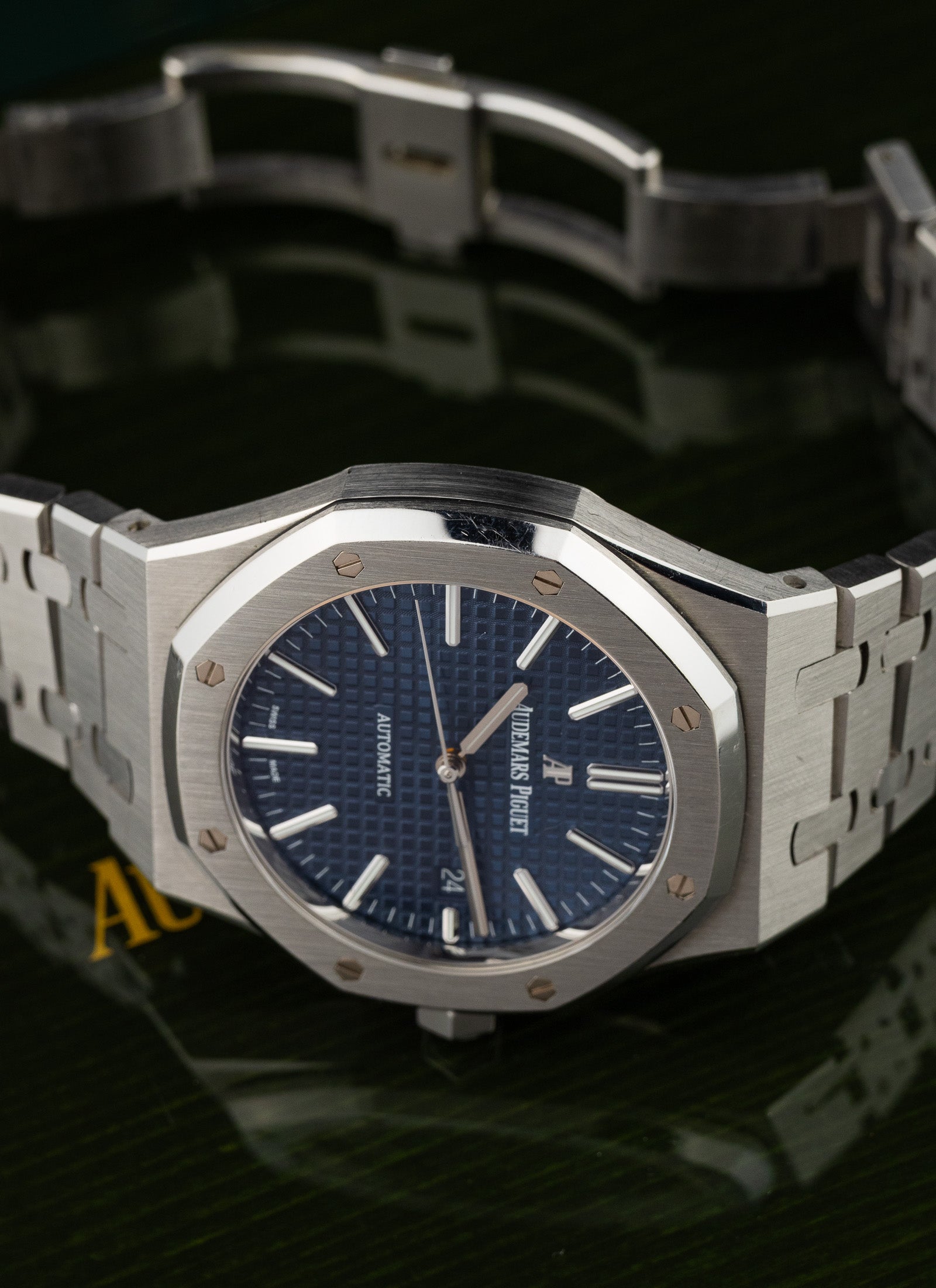 2015 Audemars Piguet Royal Oak 15400ST Box & Extract