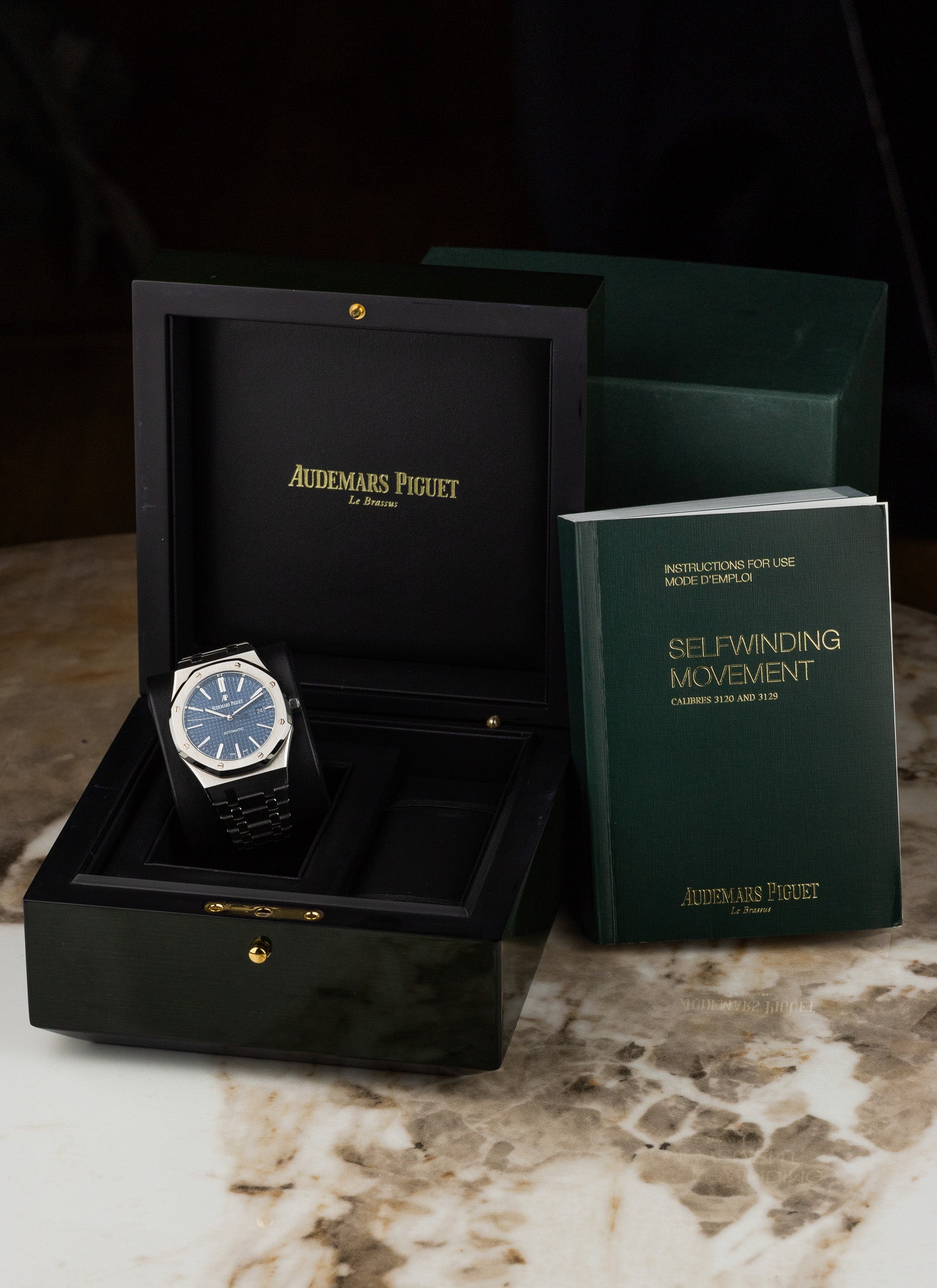 2015 Audemars Piguet Royal Oak 15400ST Box & Extract
