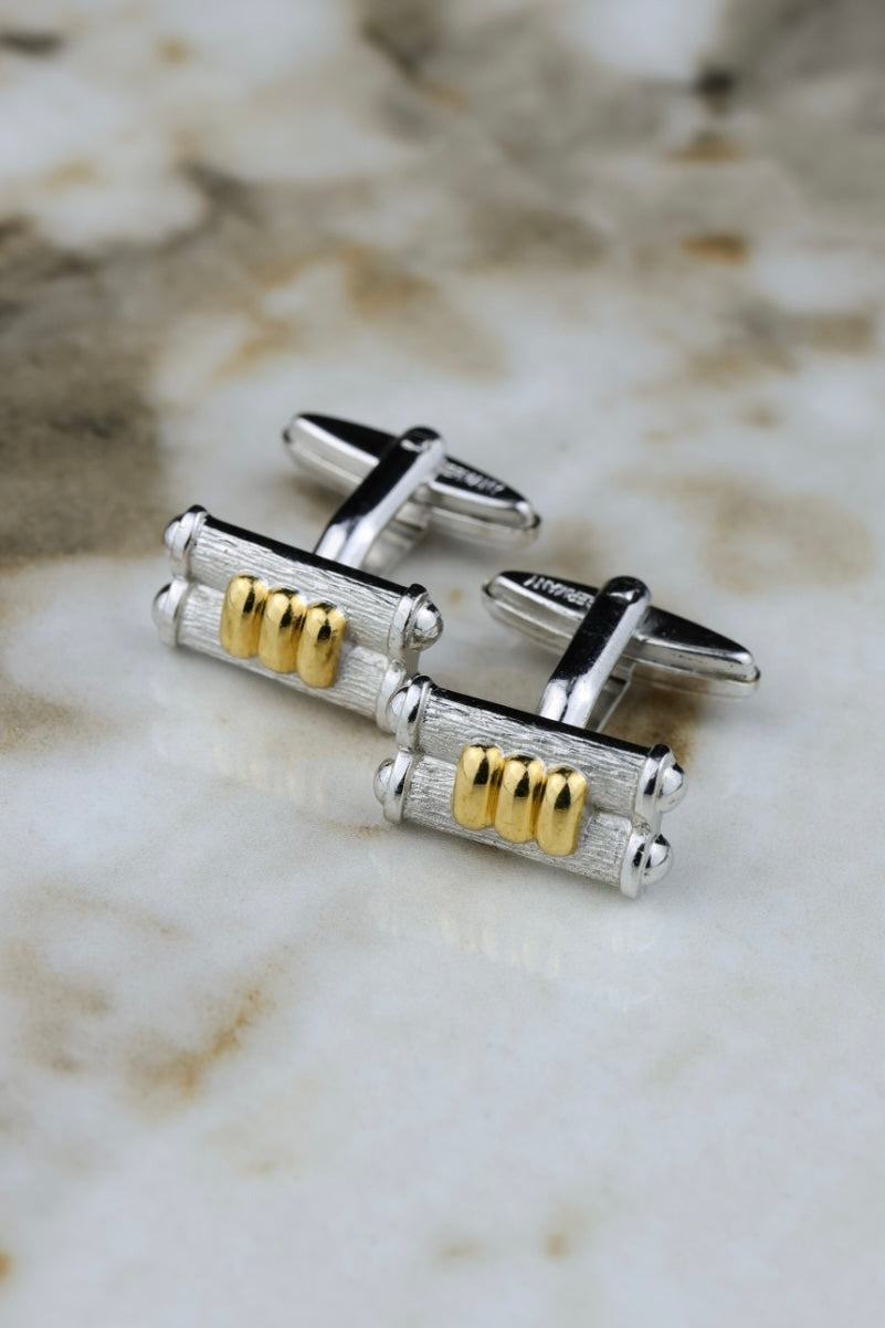 Christian Dior – stalowe spinki z pozłacanym motywem pergaminu (SP015)