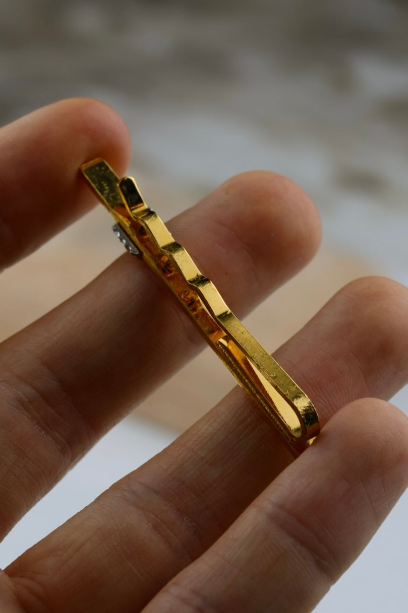 Nina Ricci – spinka do krawata pozłacana z subtelnym srebrnym akcentem (S47)