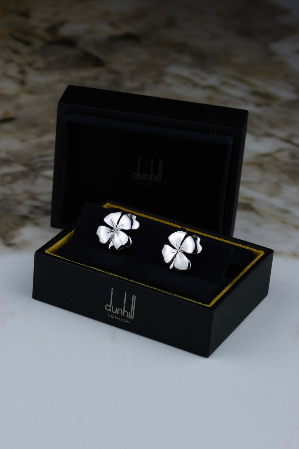 Dunhill – spinki do mankietów, stalowe z motywem koniczyny (S38)