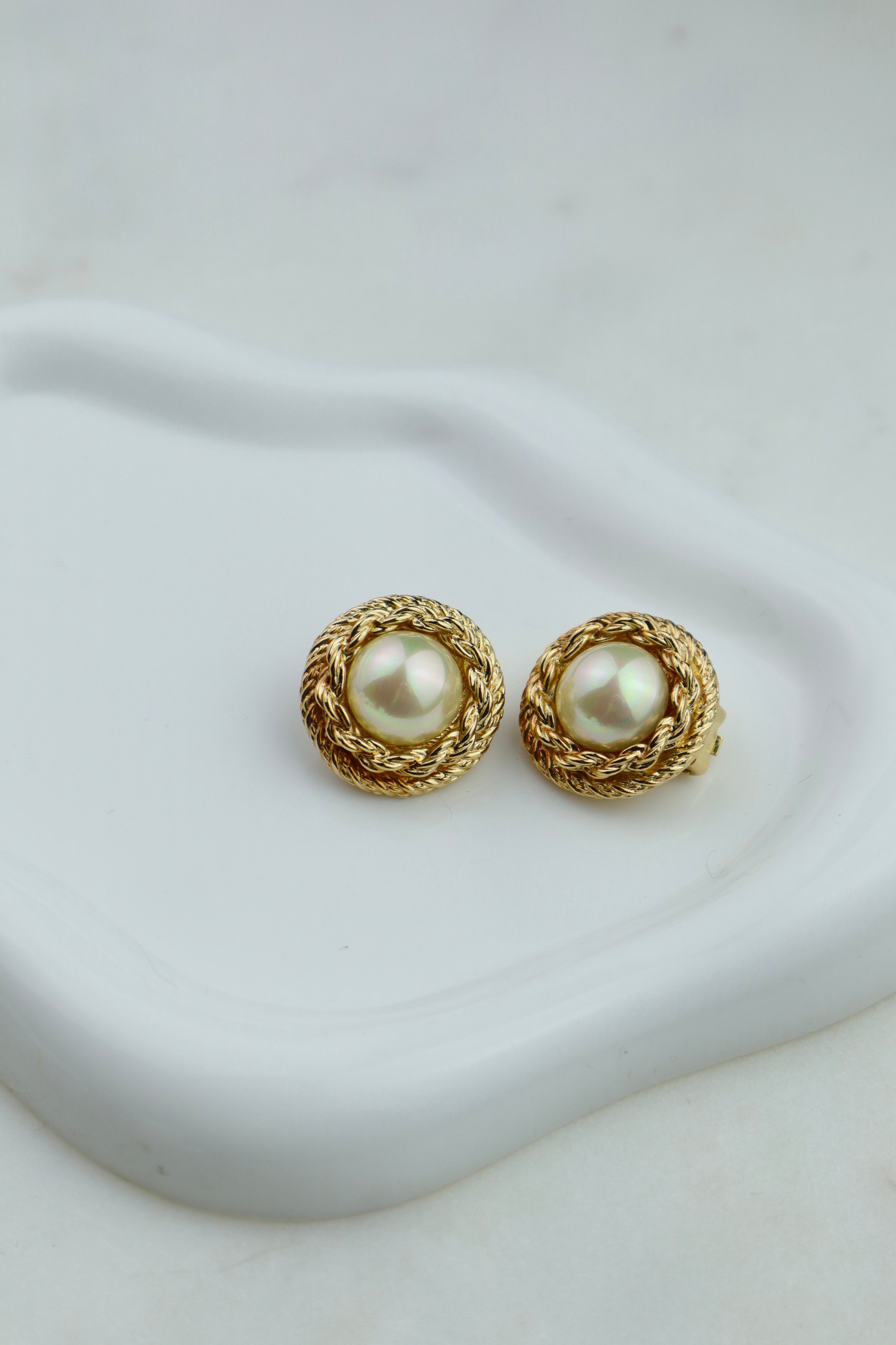 Christian Dior - duże okrągłe klipsy rope z perłą