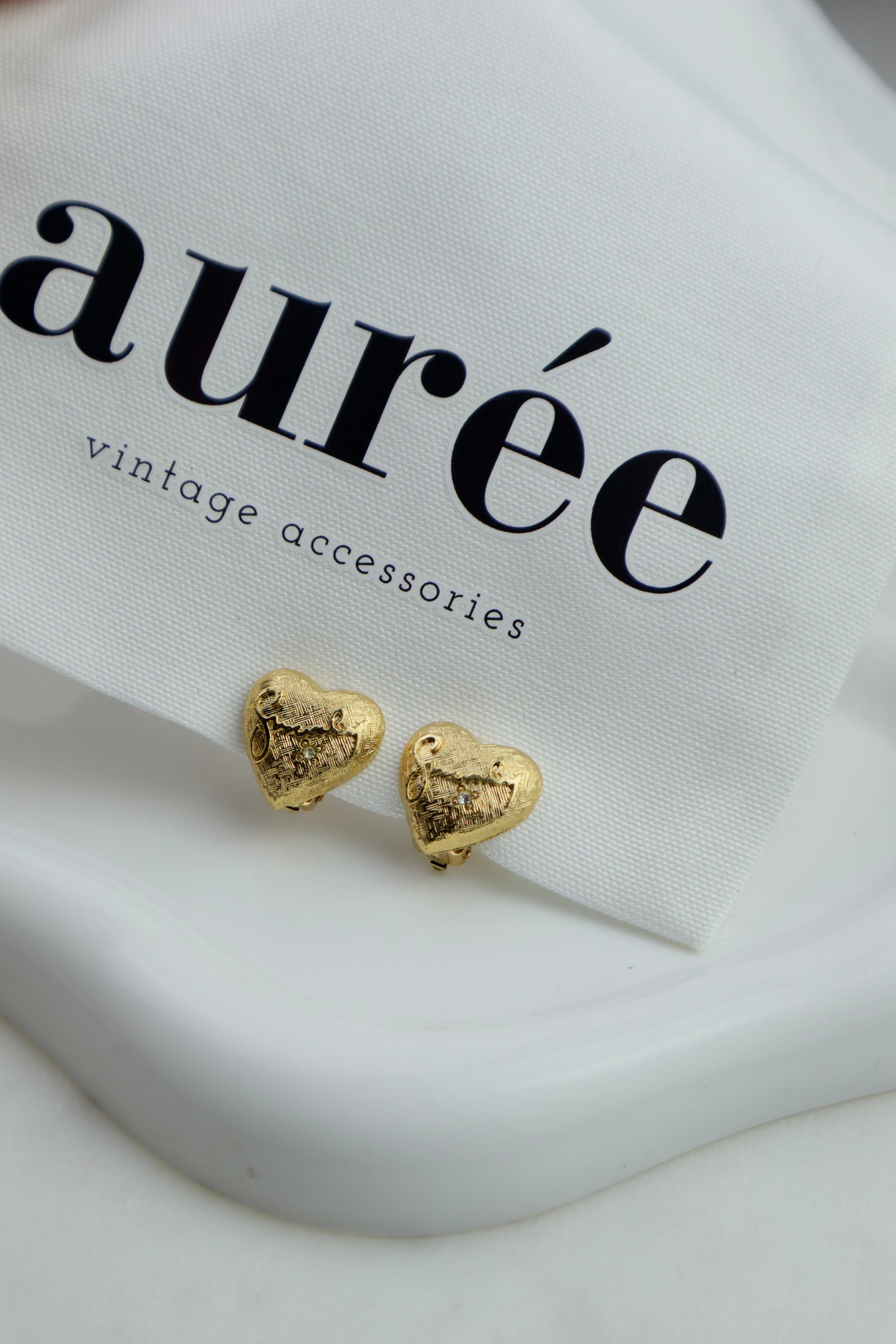 Givenchy - pozłacane klipsy serce