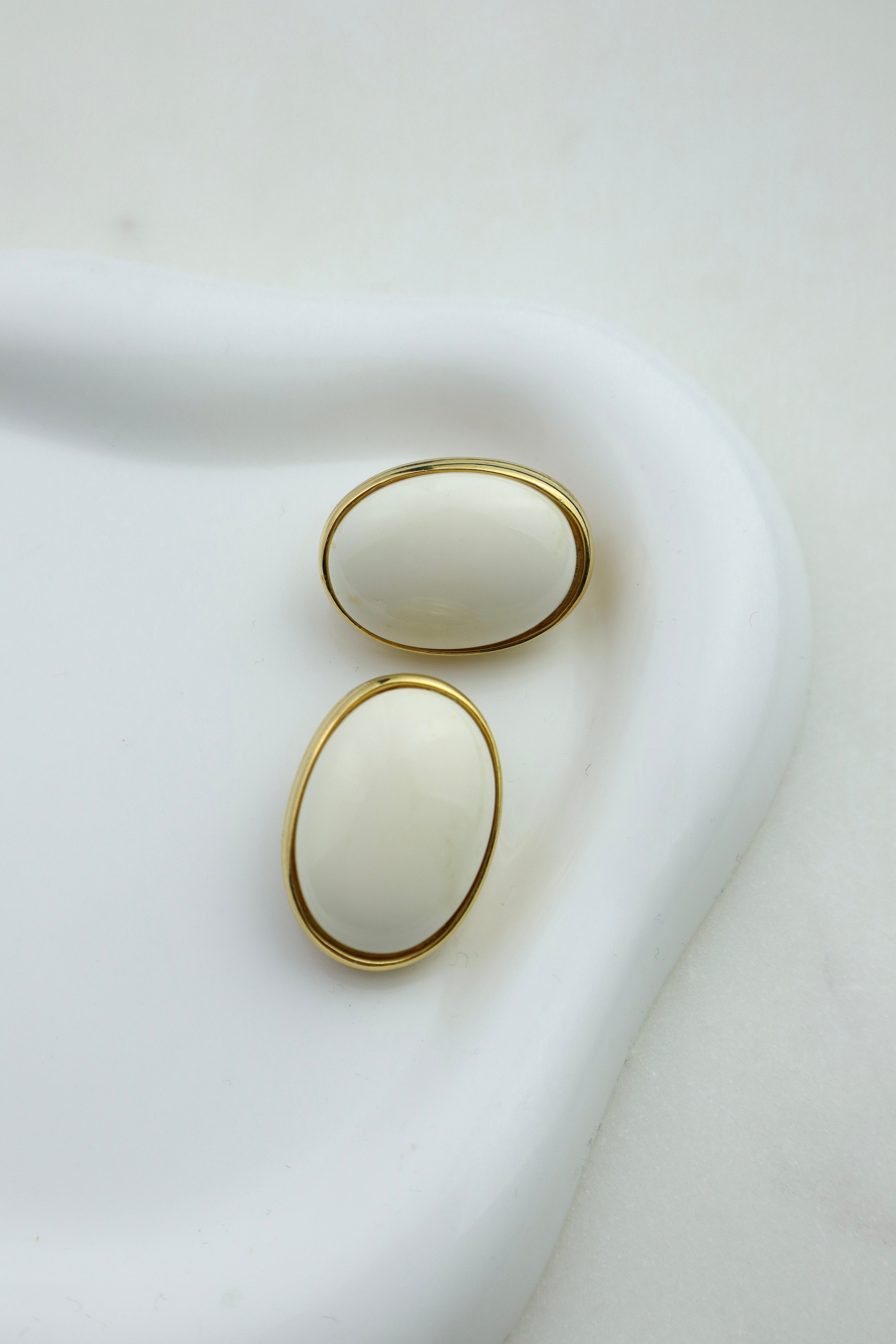 Givenchy - klipsy "ivory classic"