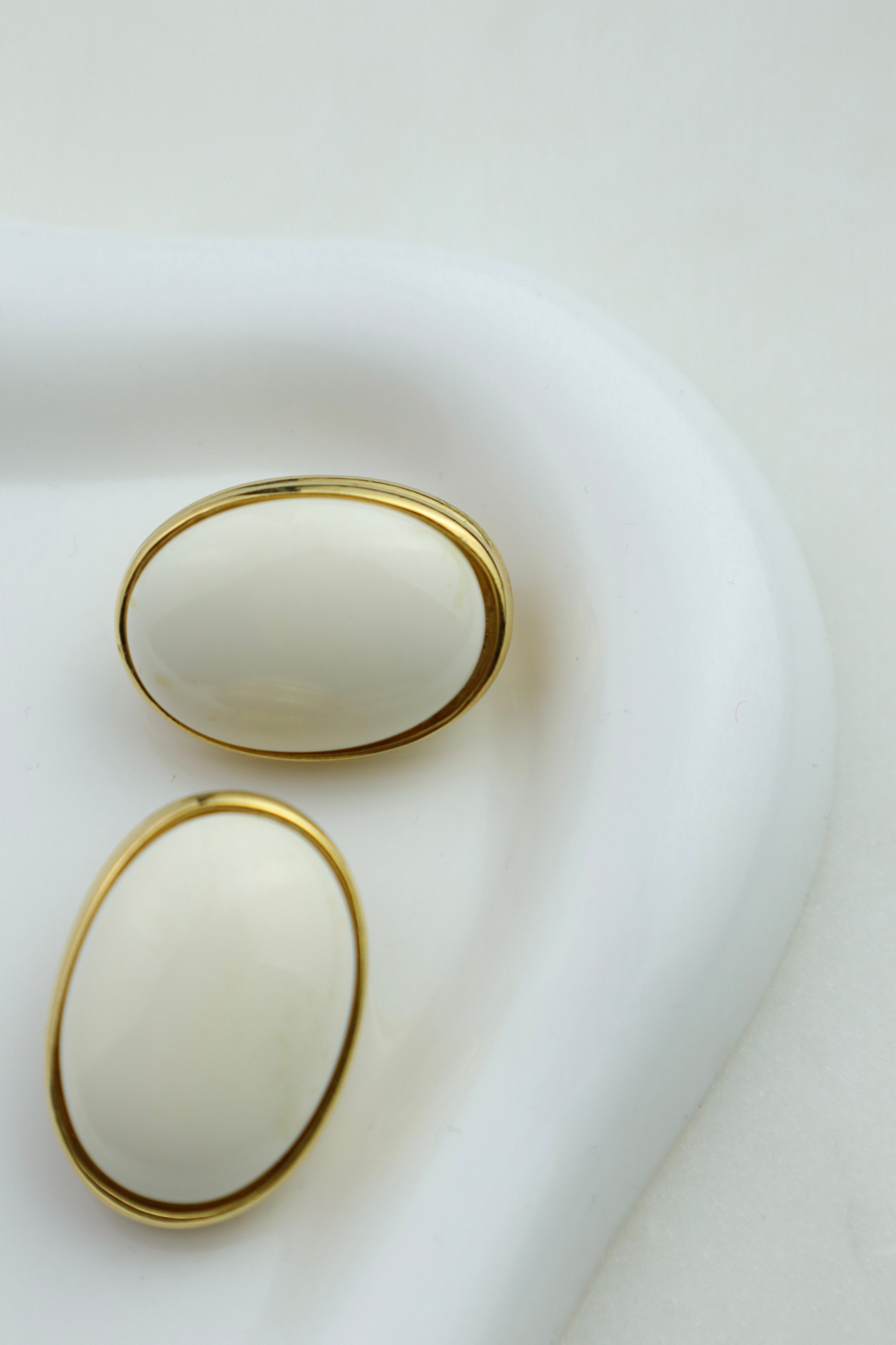 Givenchy - klipsy "ivory classic"