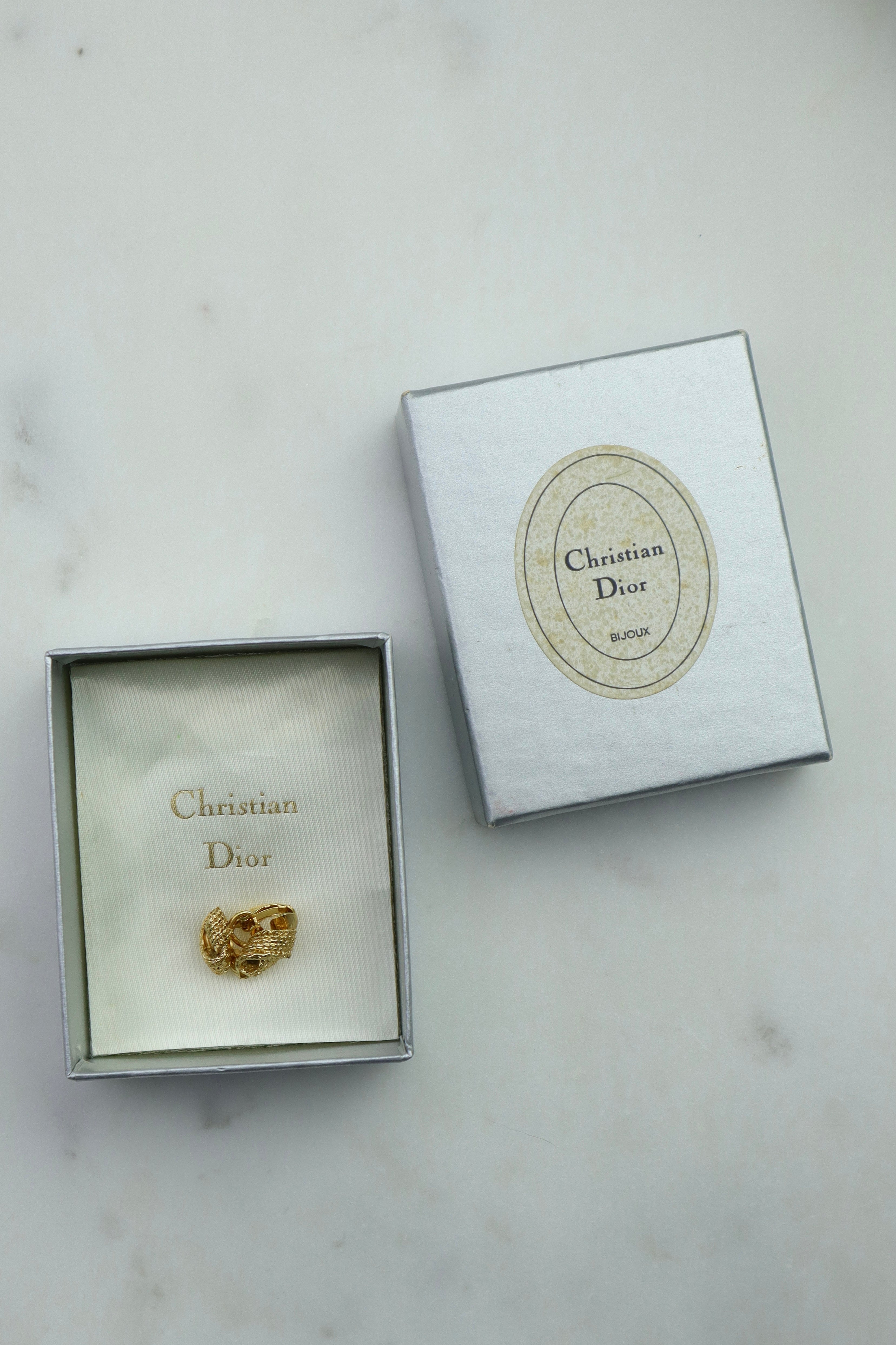 Christian Dior - minimalistyczne klipsy pozłacane supełki