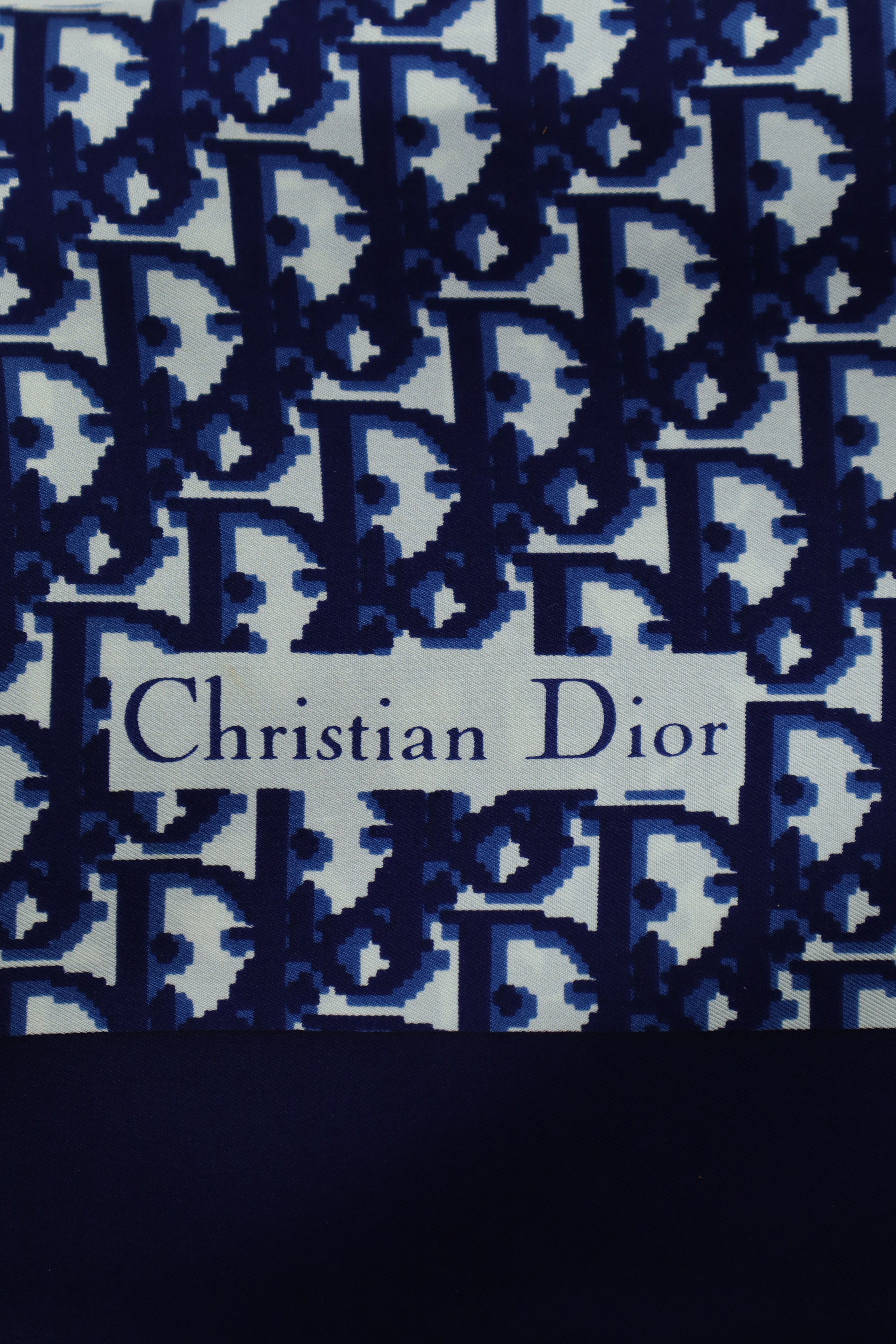 Christian Dior- jedwabna apaszka w monogram Dior