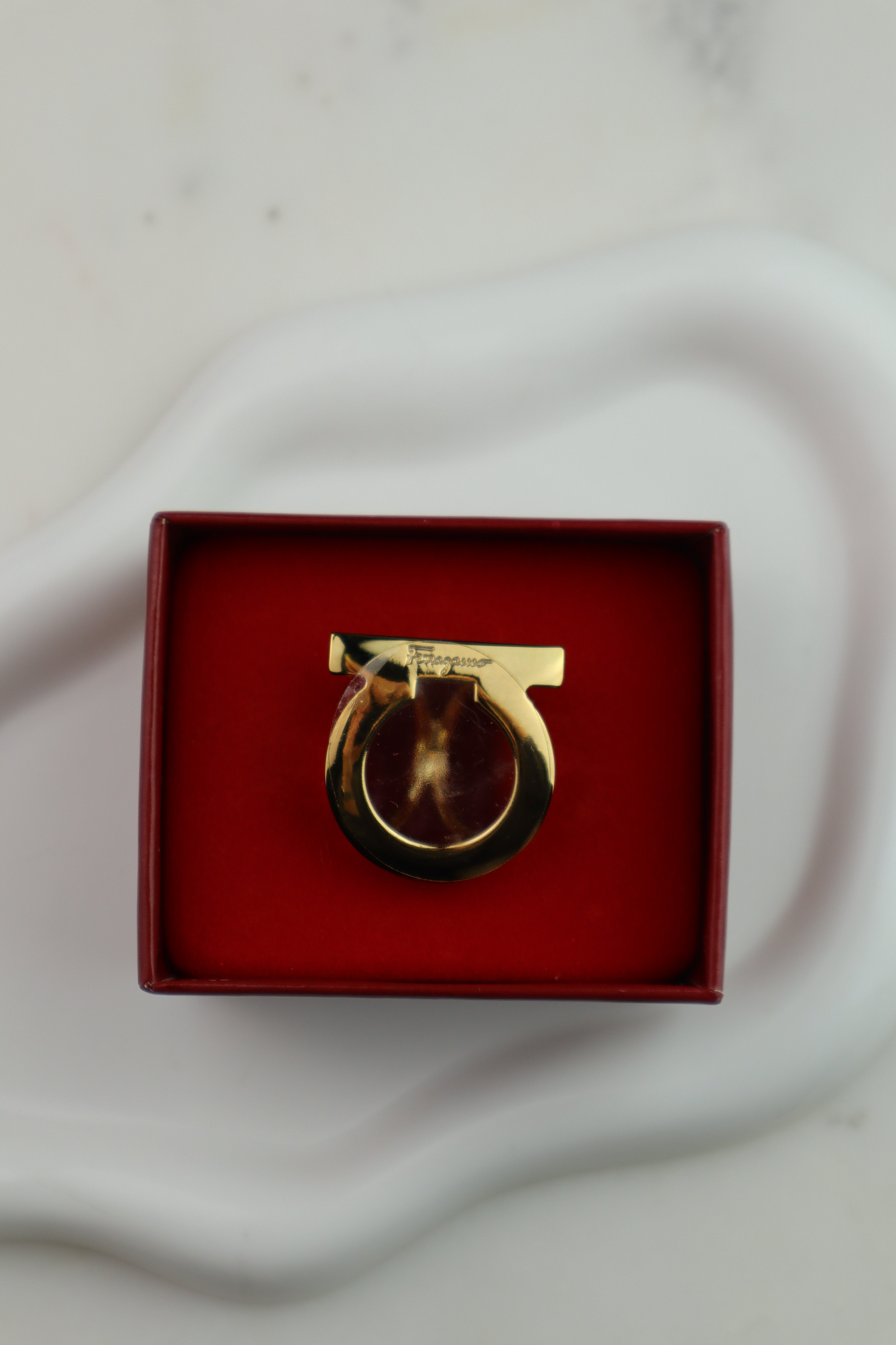 Salvatore Ferragamo - pierścień/ring do apaszki