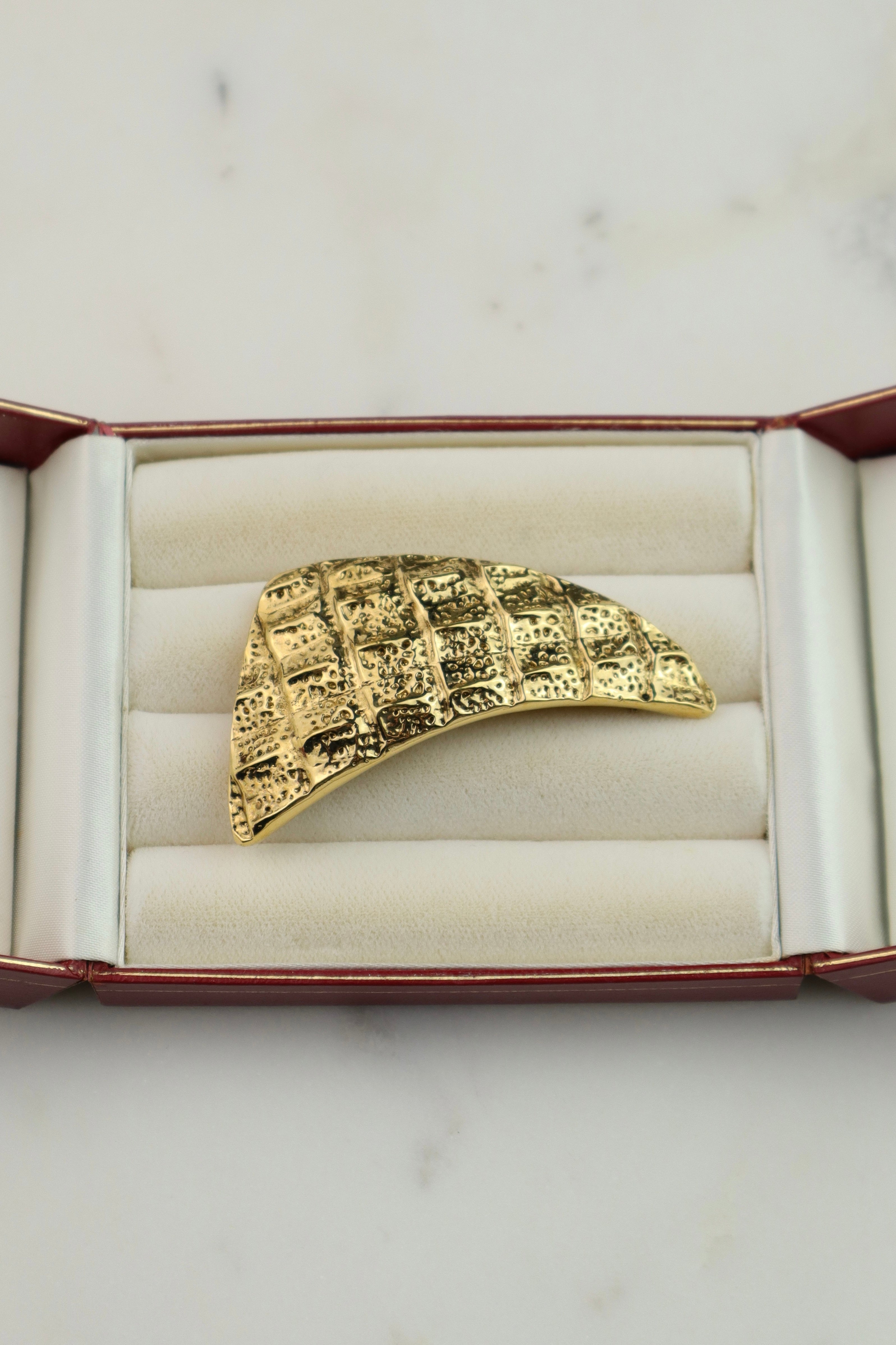 Yves Saint Laurent - vintage broszka półksiężyc