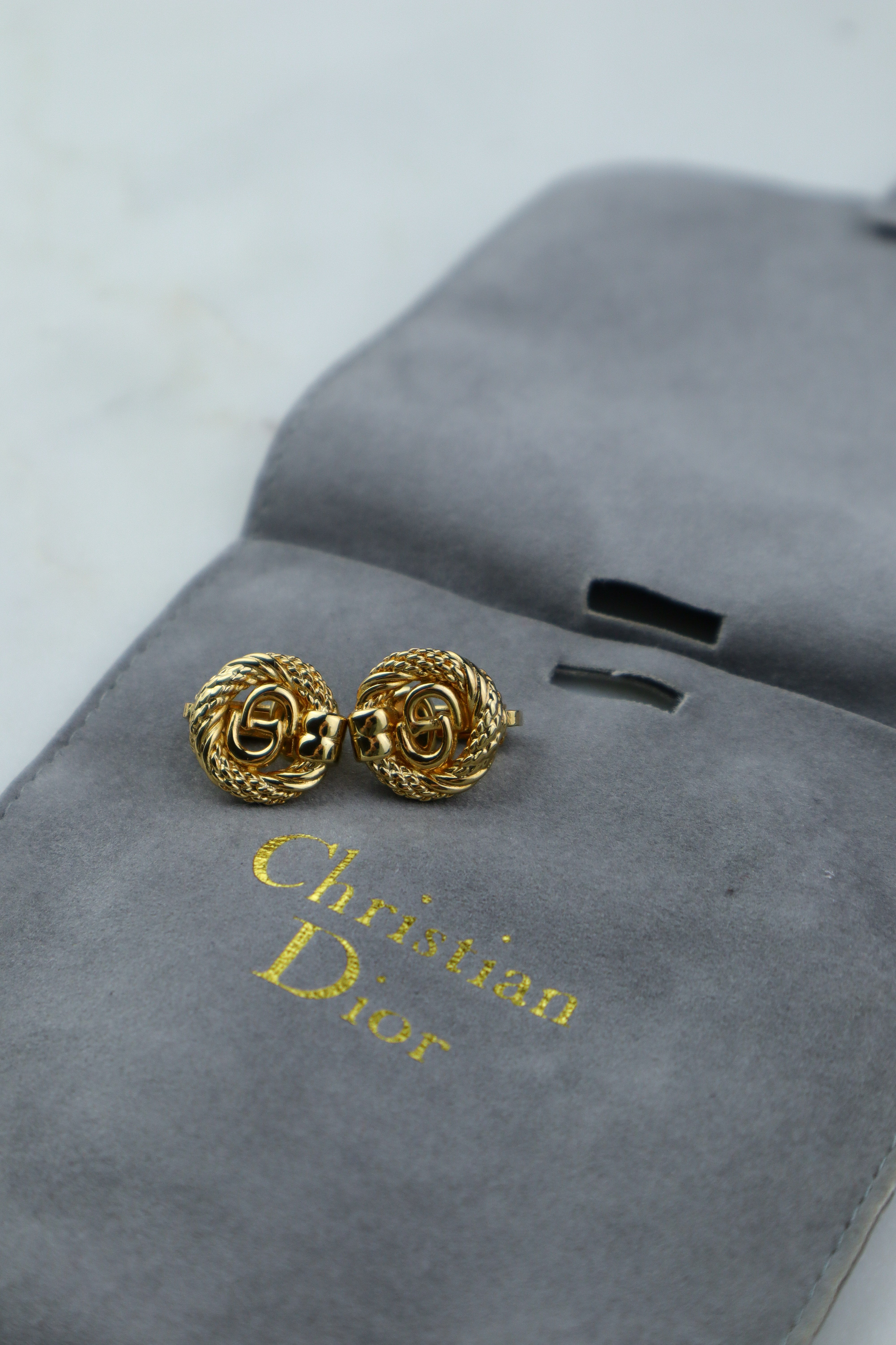 Christian Dior - klipsy vintage w logowanie