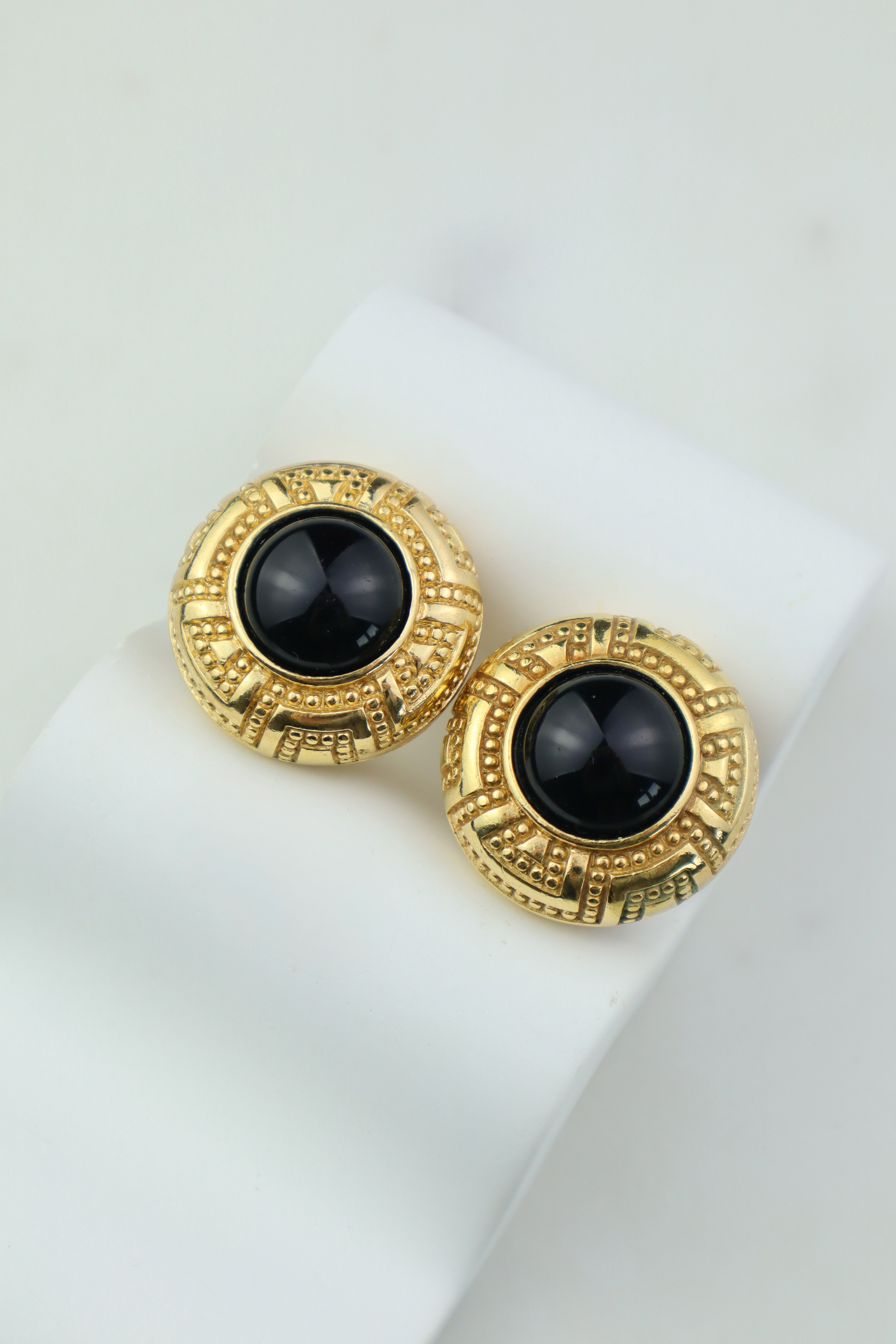 Christian Dior - vintage klipsy z czarnym kaboszonem