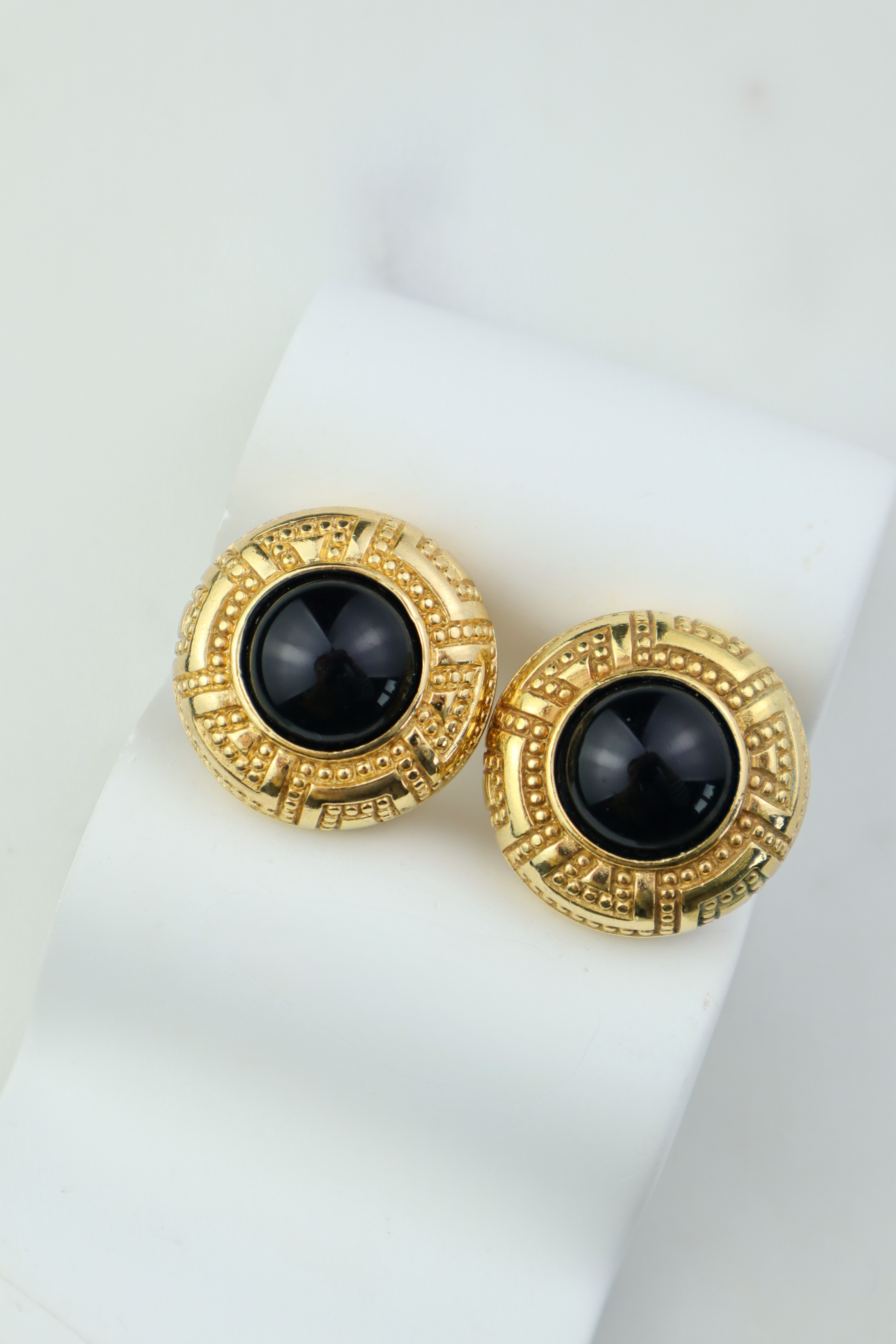 Christian Dior - vintage klipsy z czarnym kaboszonem