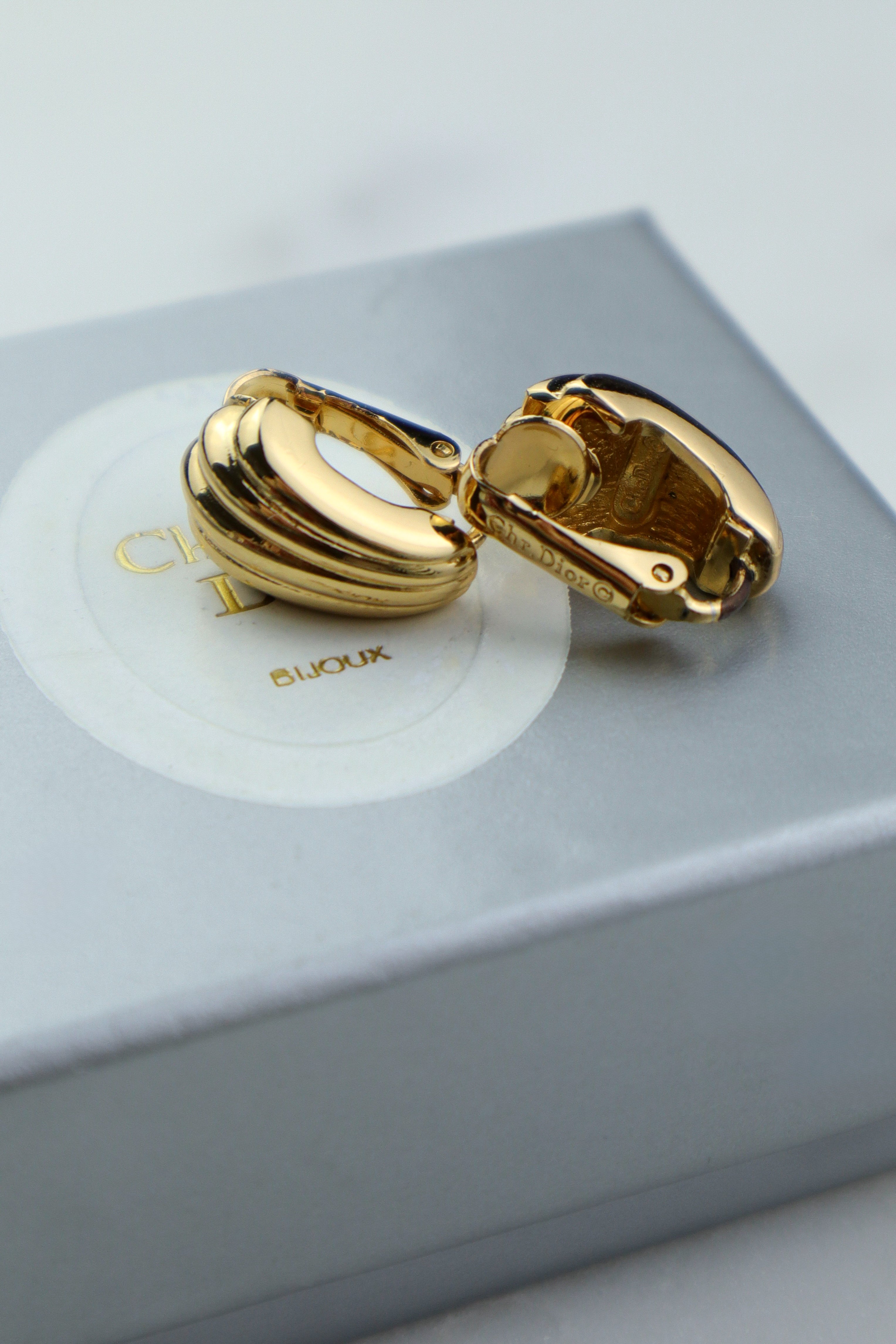 Christian Dior - vintage klipsy muszelki