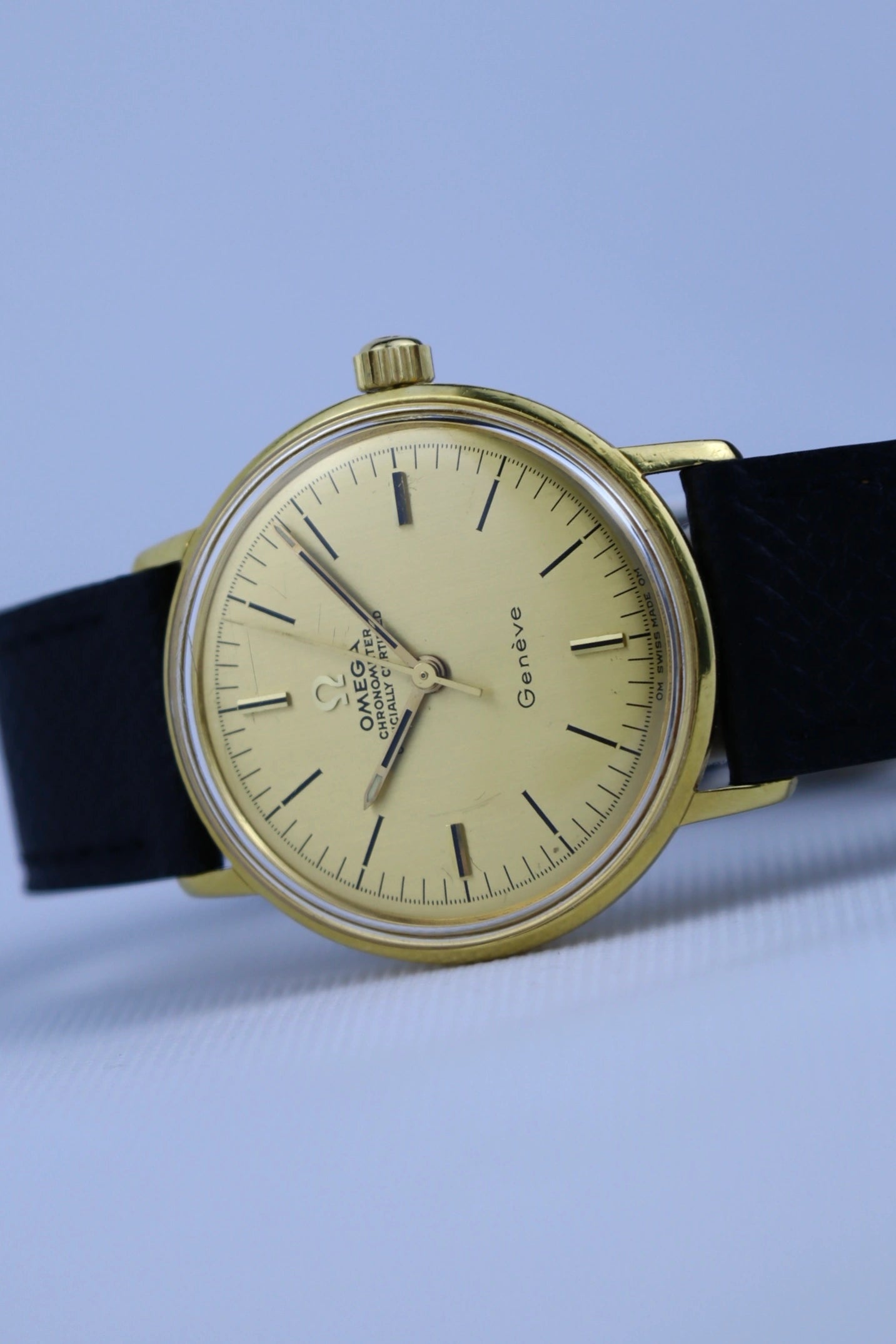 1968 RARE 18K Omega Geneve Chronometer ref. 137.001 cal. 602