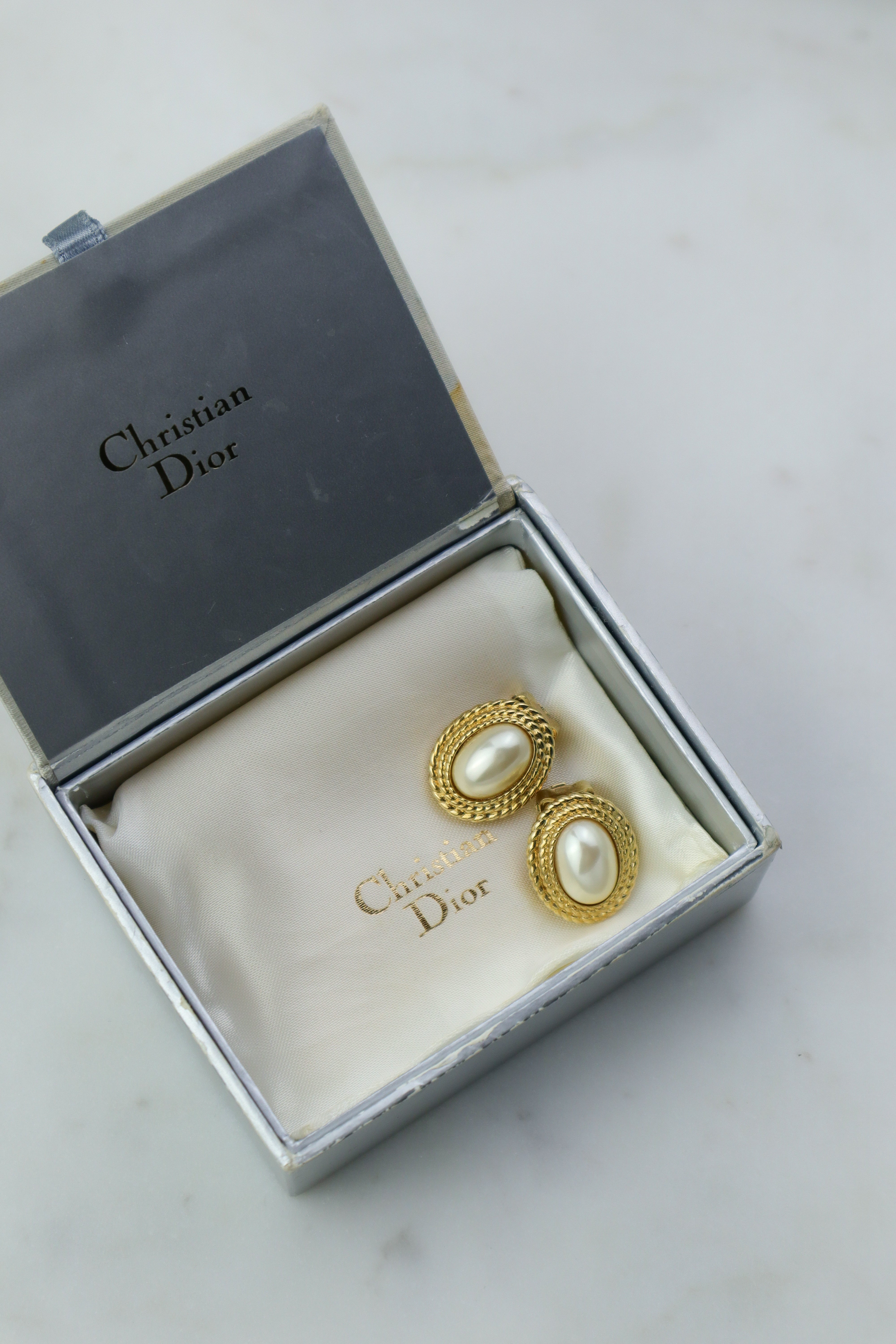 Christian Dior - owalne klipsy vintage z perłą cabochon