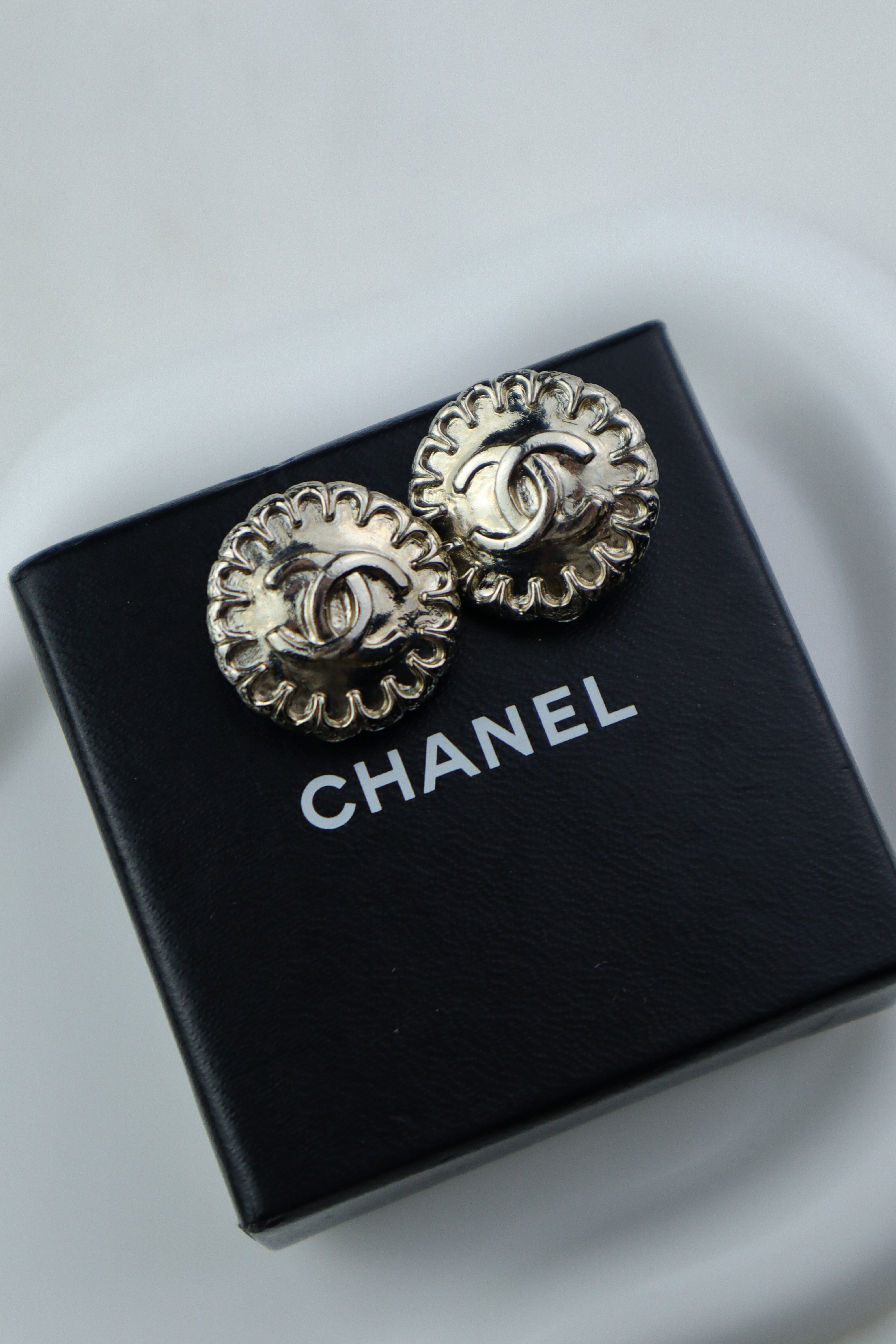Chanel - srebrzone klipsy vintage sezon wiosna/lato 1997