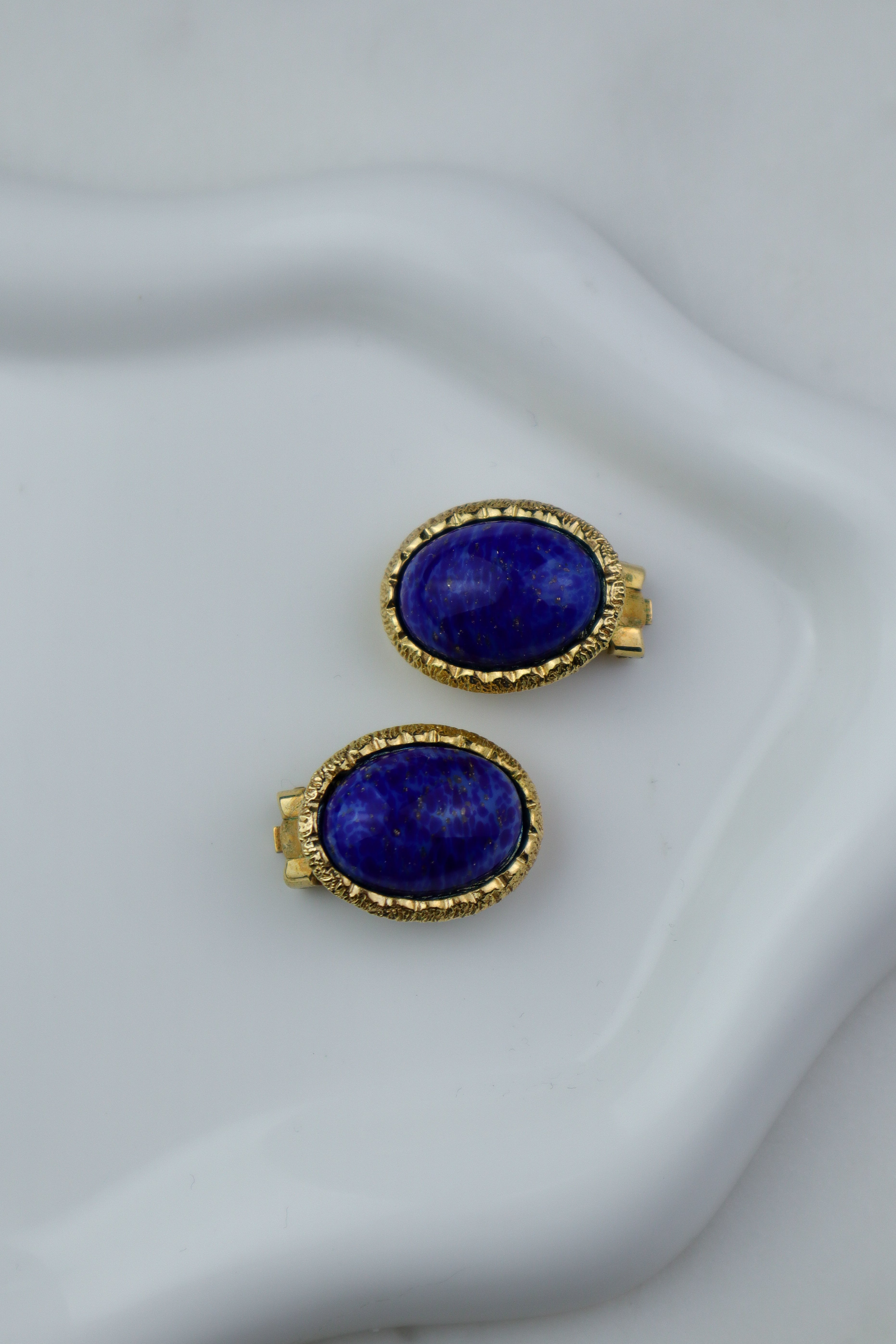 Christian Dior - klipsy vintage z kobaltowym kaboszonem "lapis lazuli"