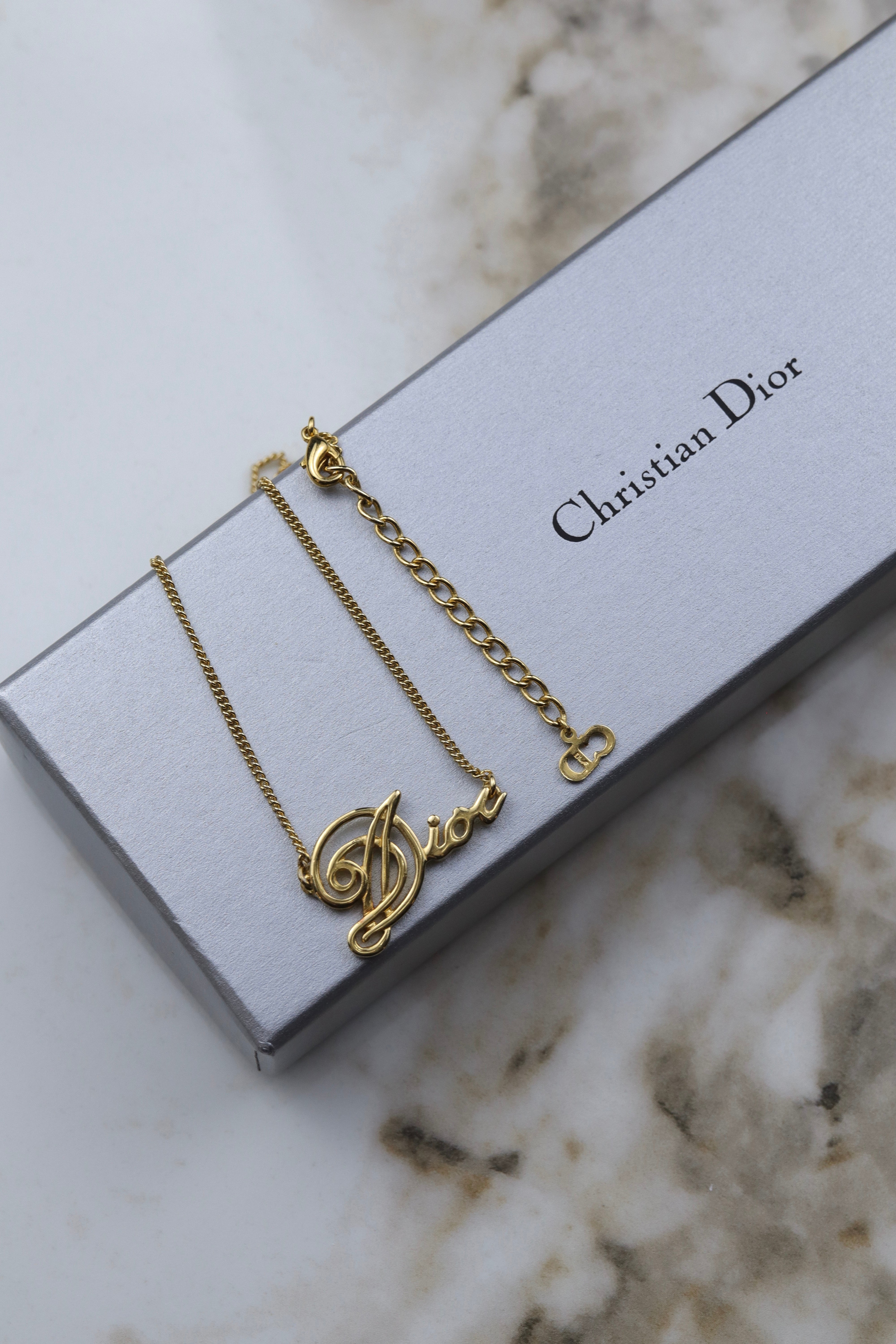 Christian Dior - pozłacany naszyjnik Spell Out